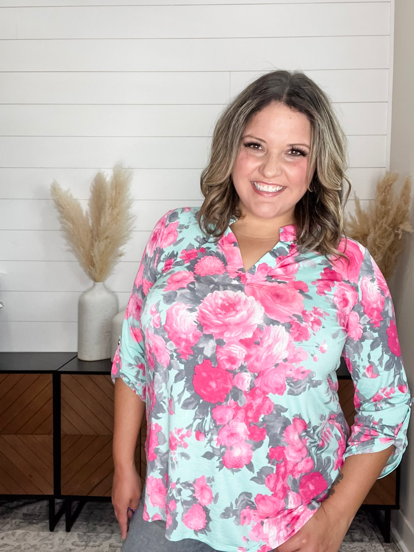 "Oh We See You" Floral Lizzy 3/4 Sleeve Split Neck Tops