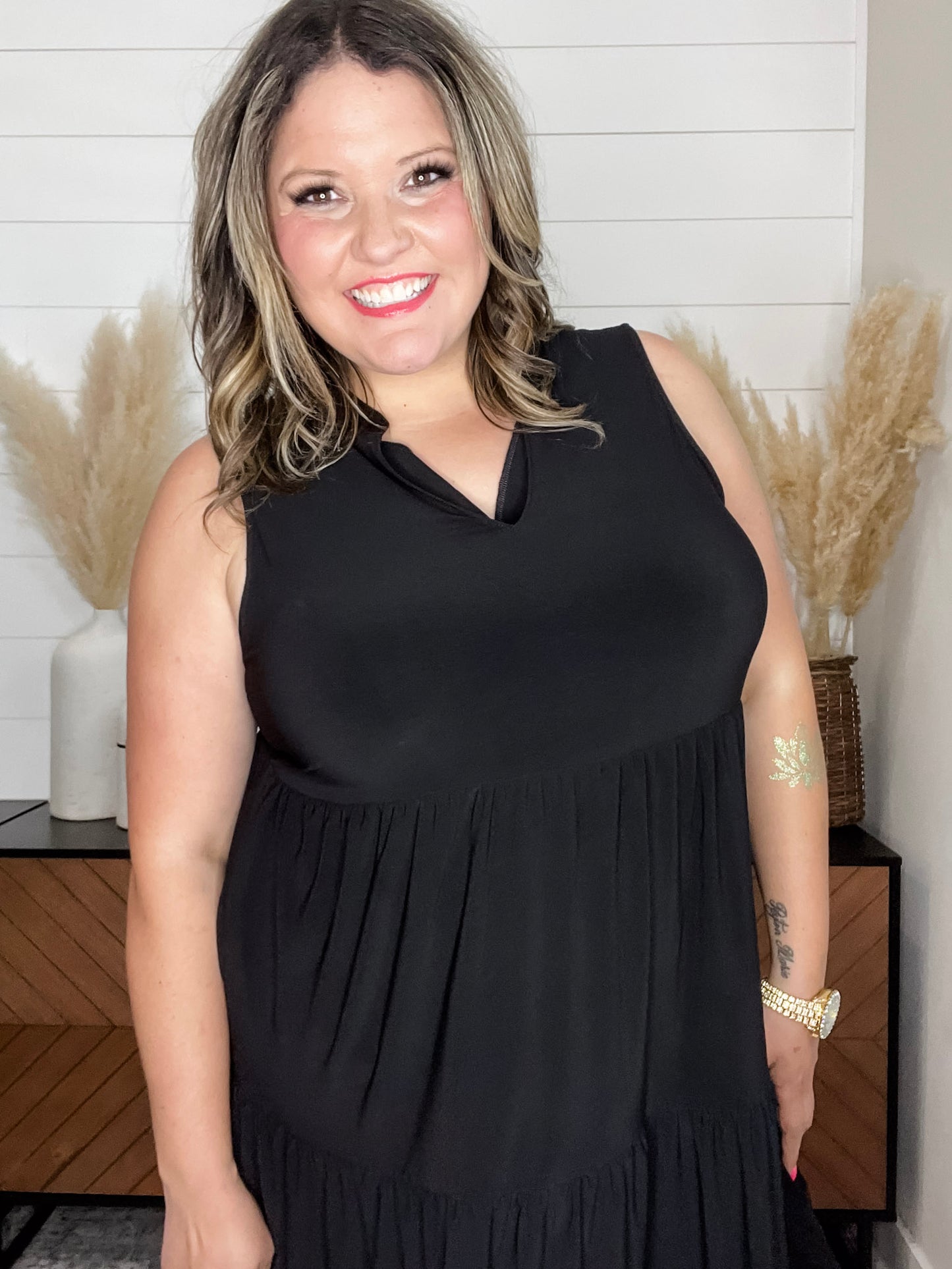 "Amos" Sleeveless Split Neck Tiered Dress (Black)