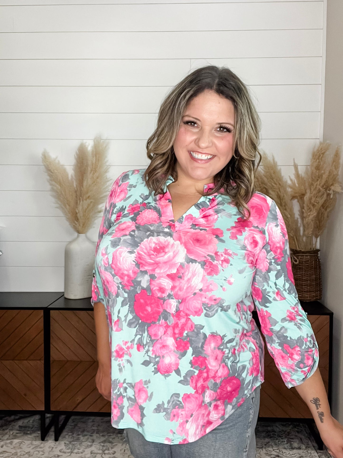 "Oh We See You" Floral Lizzy 3/4 Sleeve Split Neck Tops