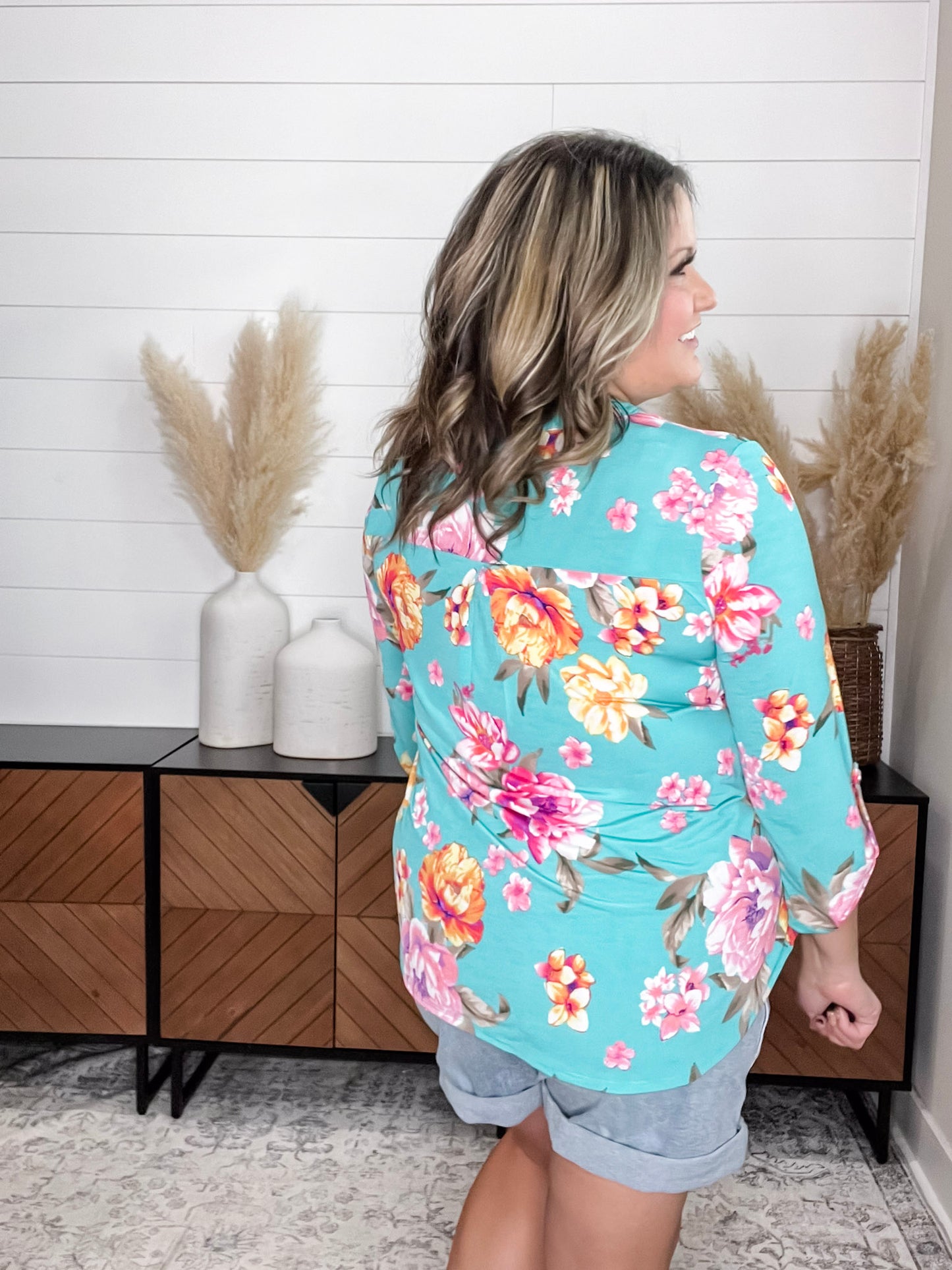 "Entanglement" Floral Lizzy 3/4 Sleeve Split Neck Tops
