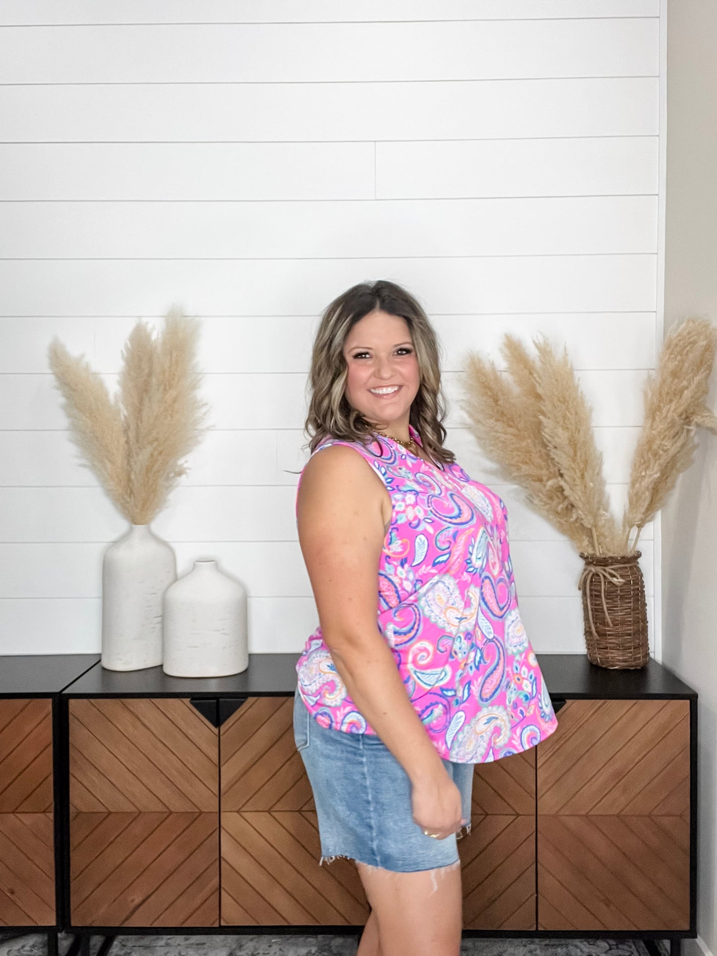 "Baltic" Sleeveless Split Neck
