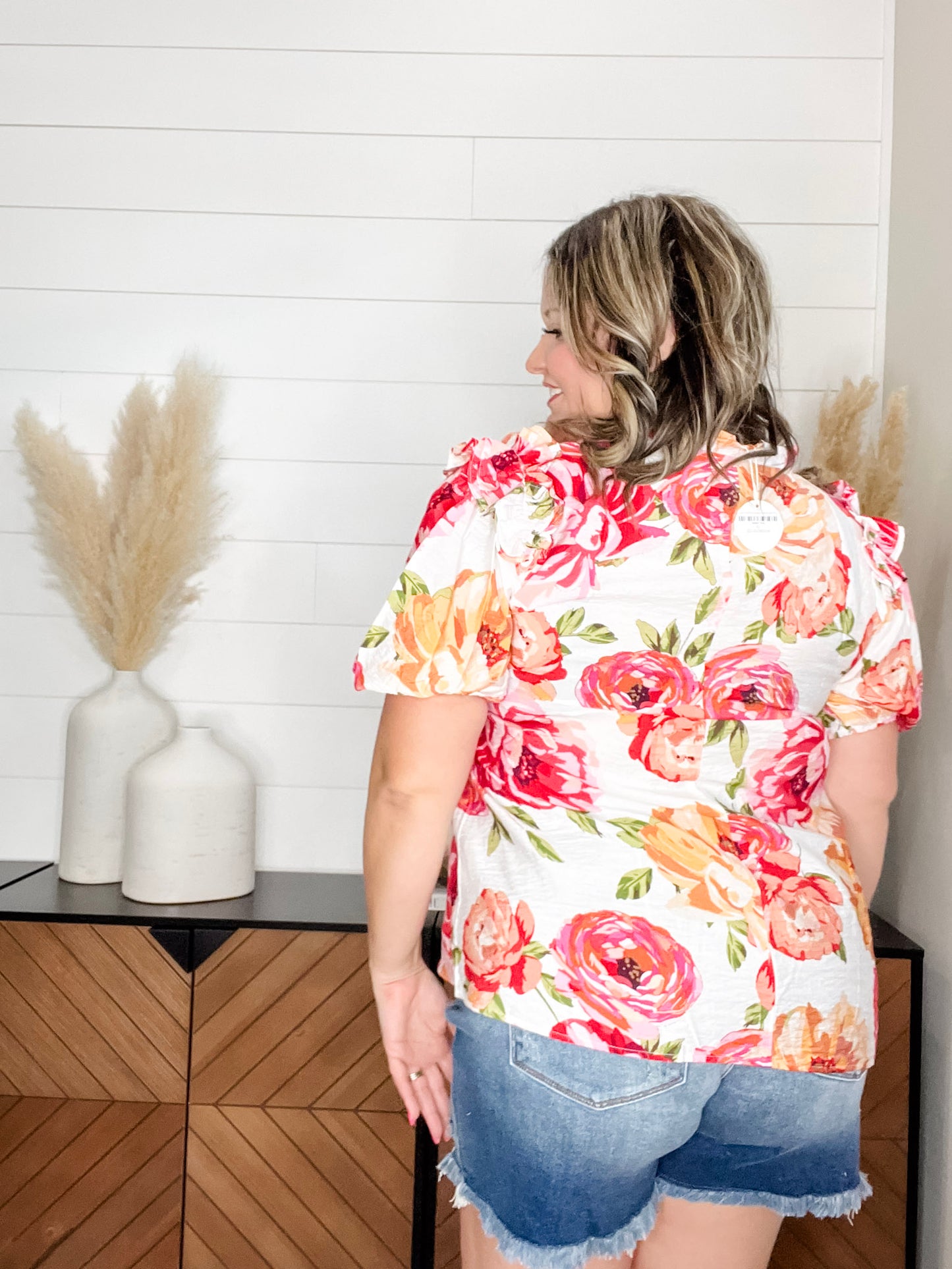 "Lowen" Ruffle Collar and Sleeve Split Neck