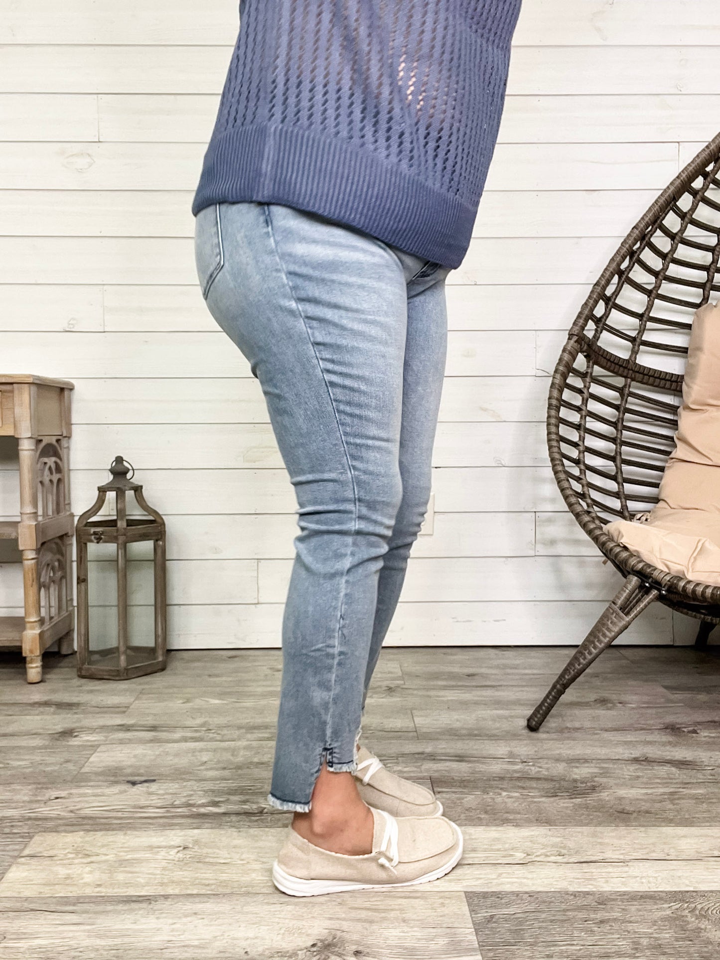 Judy Blue "BBL" Relaxed Leg Cool Jeans