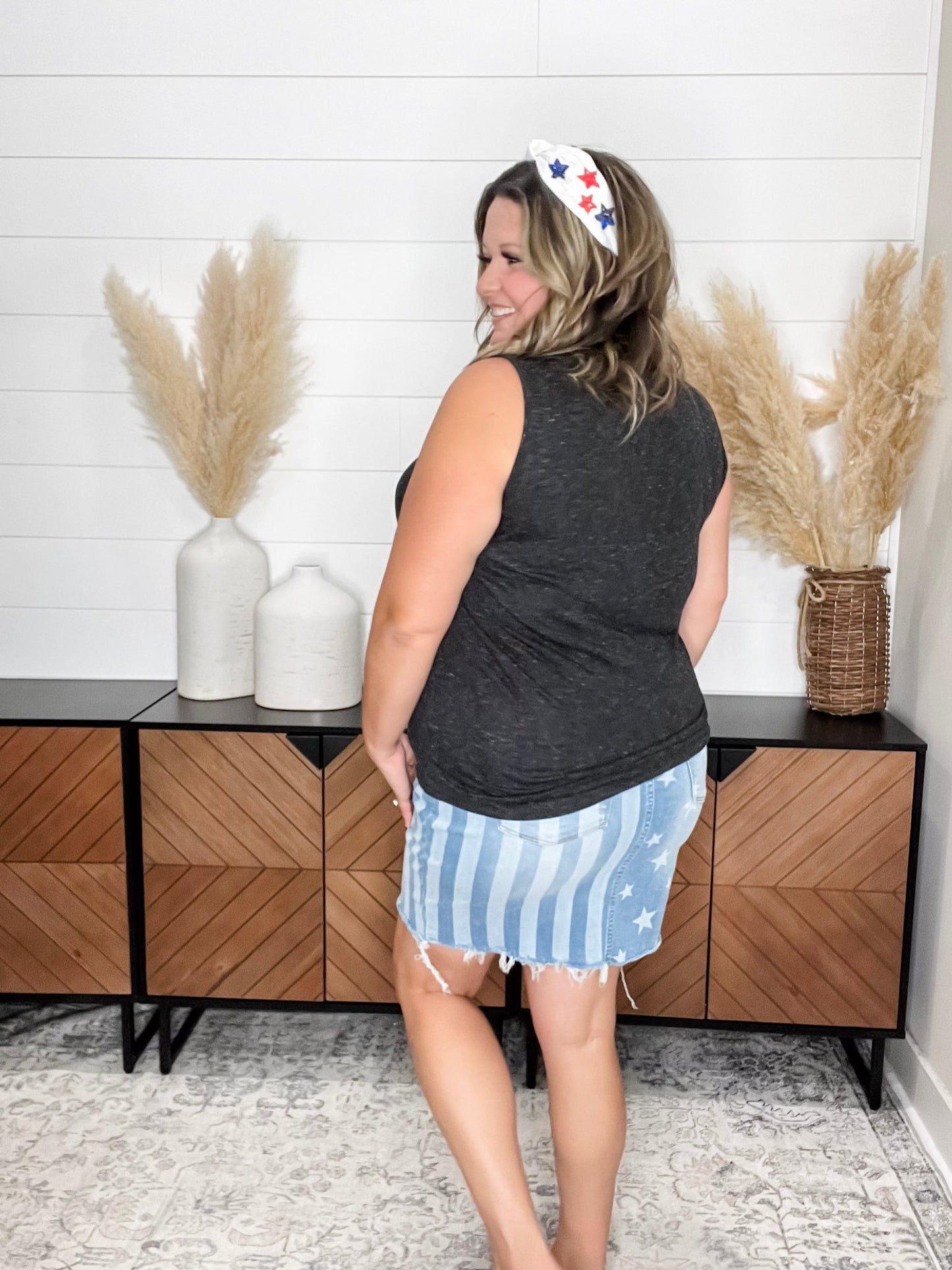 Keyhole Design Flag Tank Top