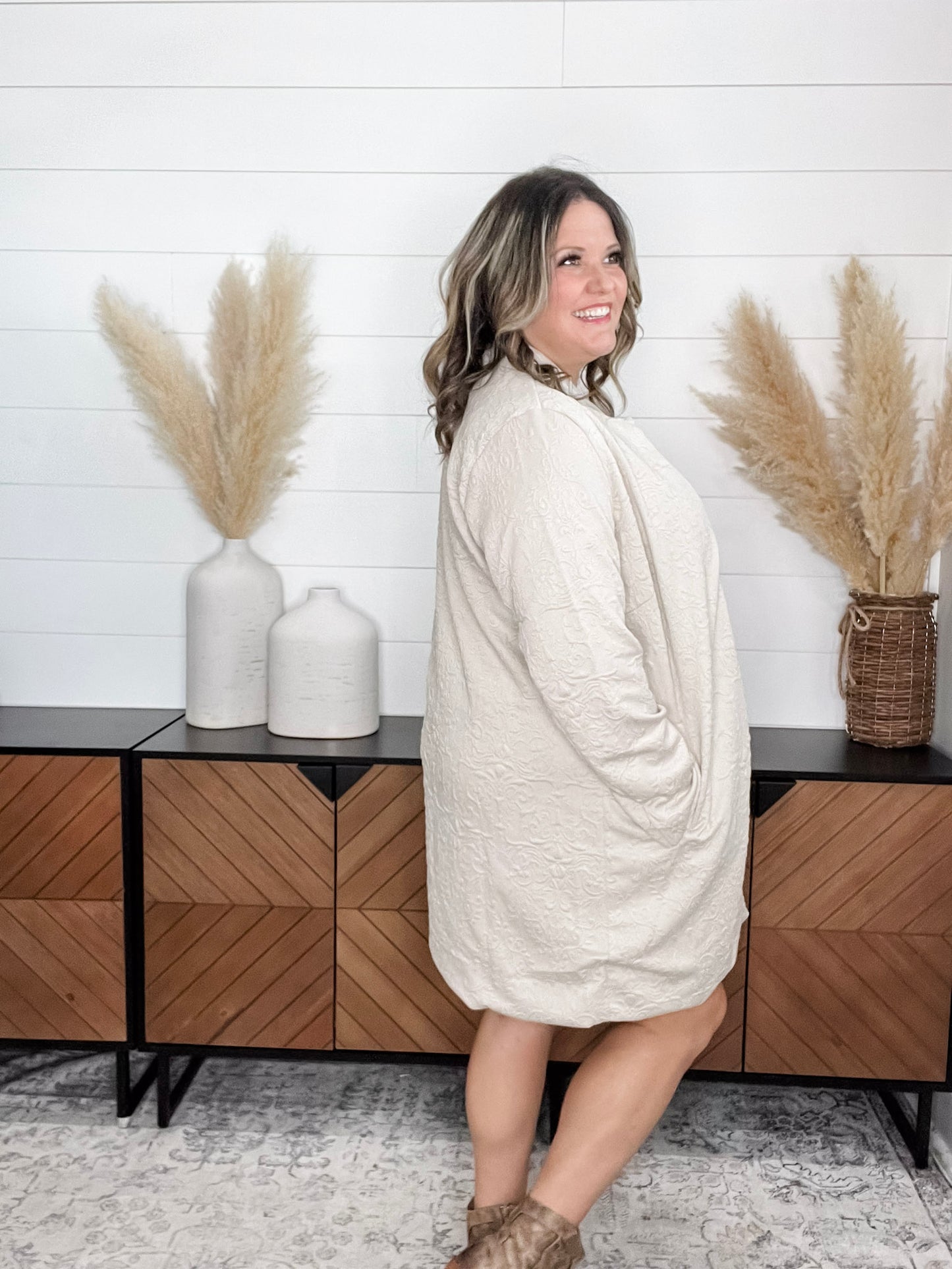 "Amara" Jacquard Midi Coat with Pockets (Oatmeal)