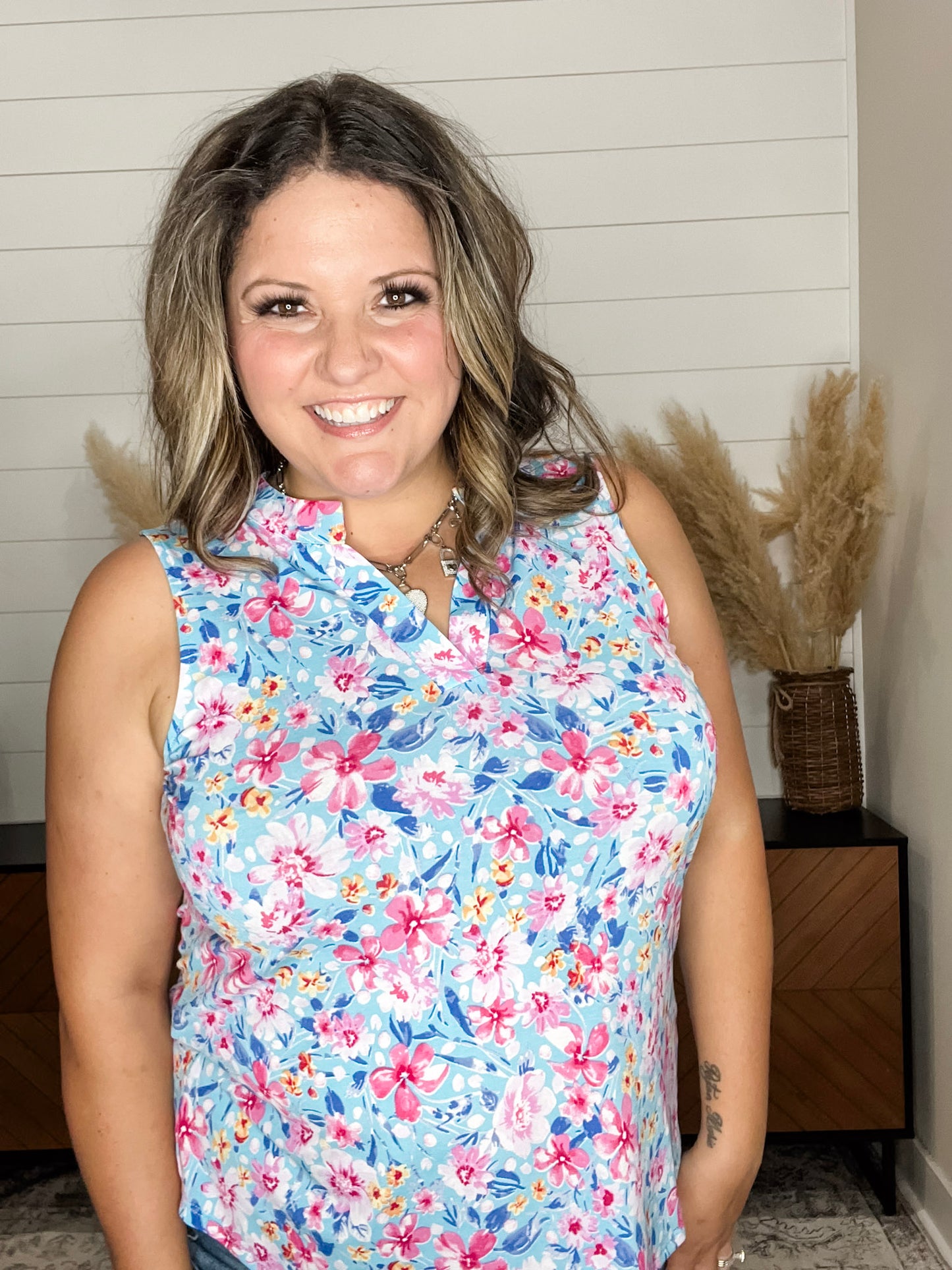 "Skyline" Sleeveless Lizzy