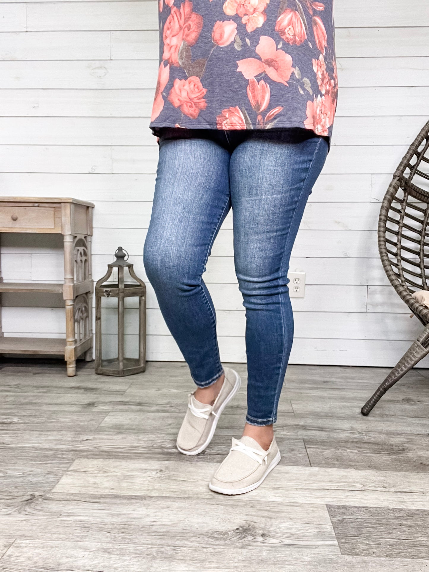 Judy Blue "Down Home" Buttonfly Skinny Jeans