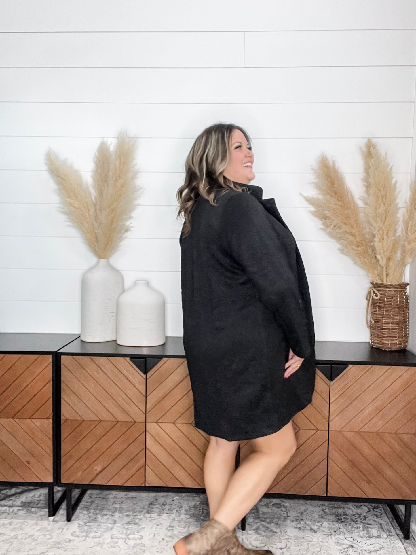 "Amara" Jacquard Midi Coat with Pockets (Black)