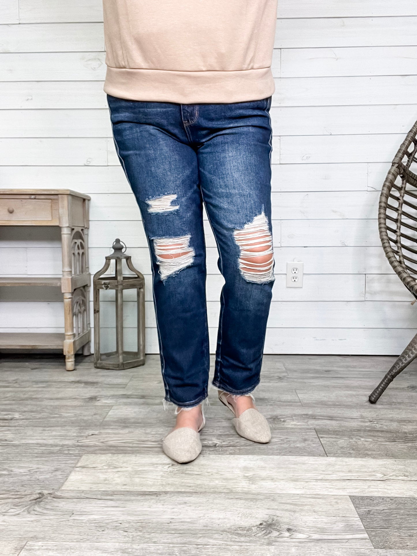 Judy Blue “Superb” Rigid Magic Straight Leg Jeans