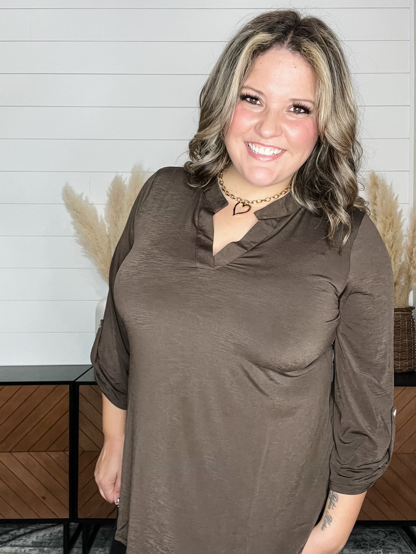 Dear Scarlett "Bold Choice" 3/4 Sleeve Split Neck (Chocolate)