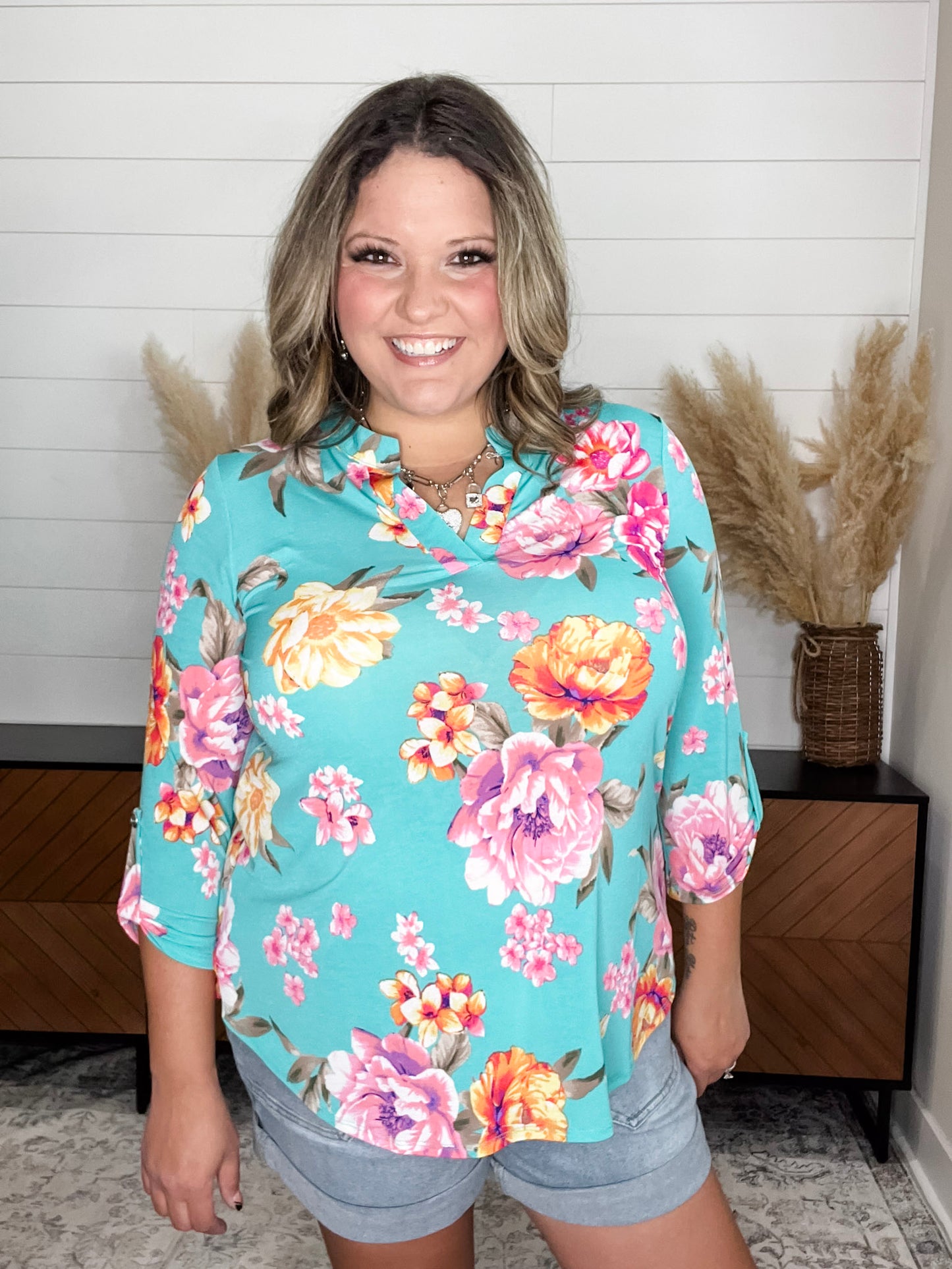 "Entanglement" Floral Lizzy 3/4 Sleeve Split Neck Tops