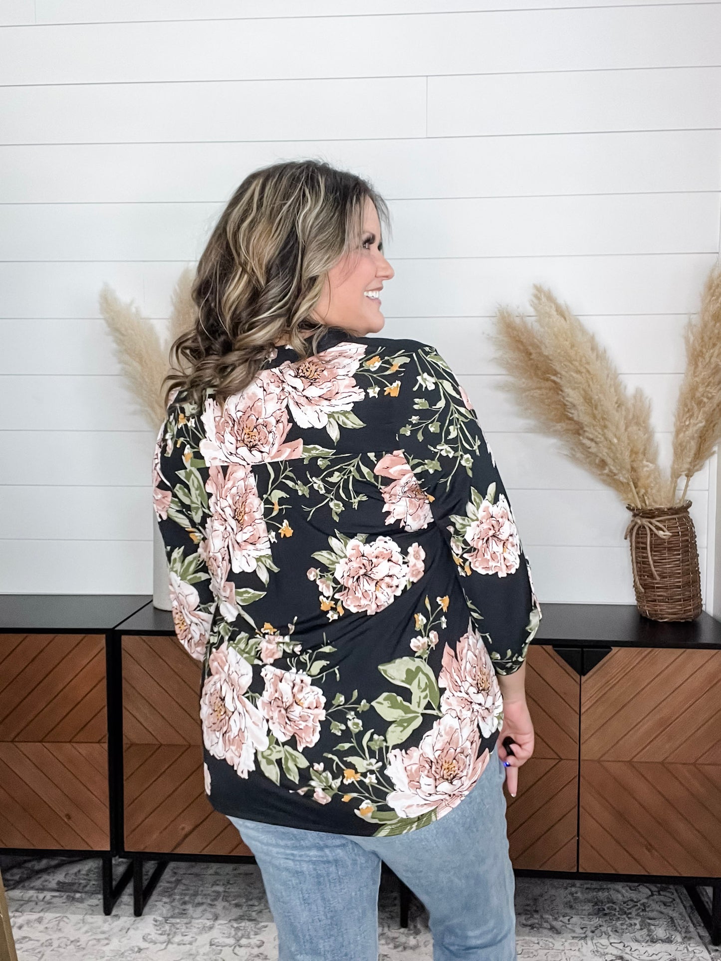 "Novel" Floral 3/4 Sleeve Split Neck