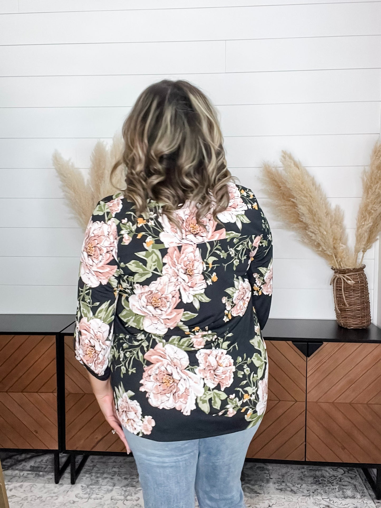 "Novel" Floral 3/4 Sleeve Split Neck