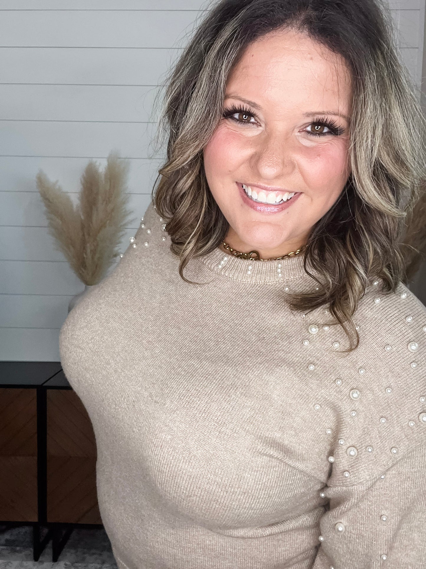 "Discreet" Long Sleeve Pearl Embellished Balloon Sleeve Sweater