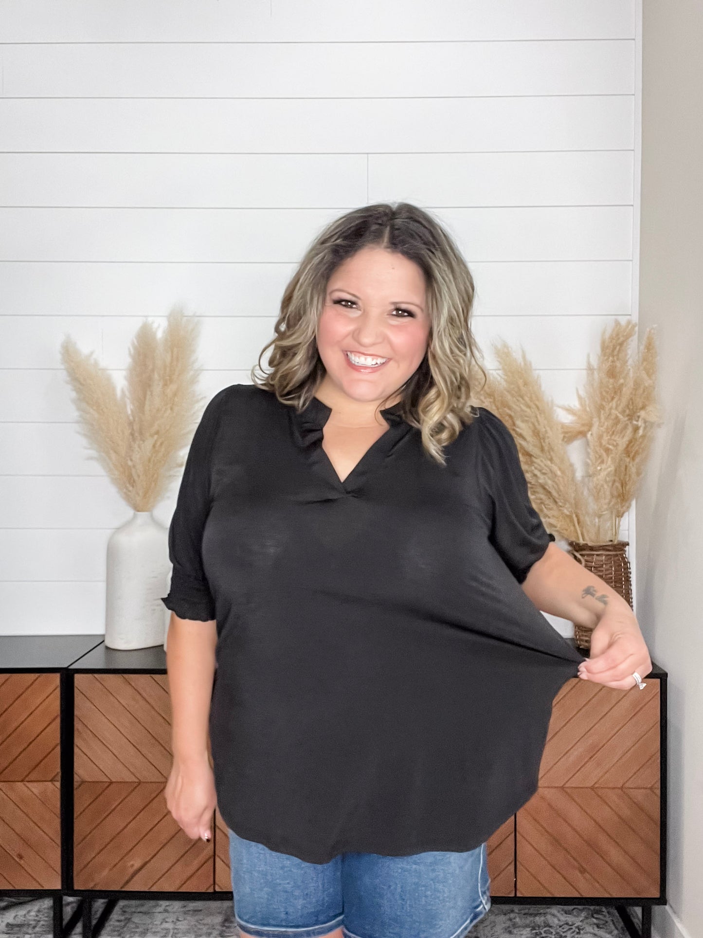 "Shocking" 3/4 Smocked Sleeve Split Neck (Black)
