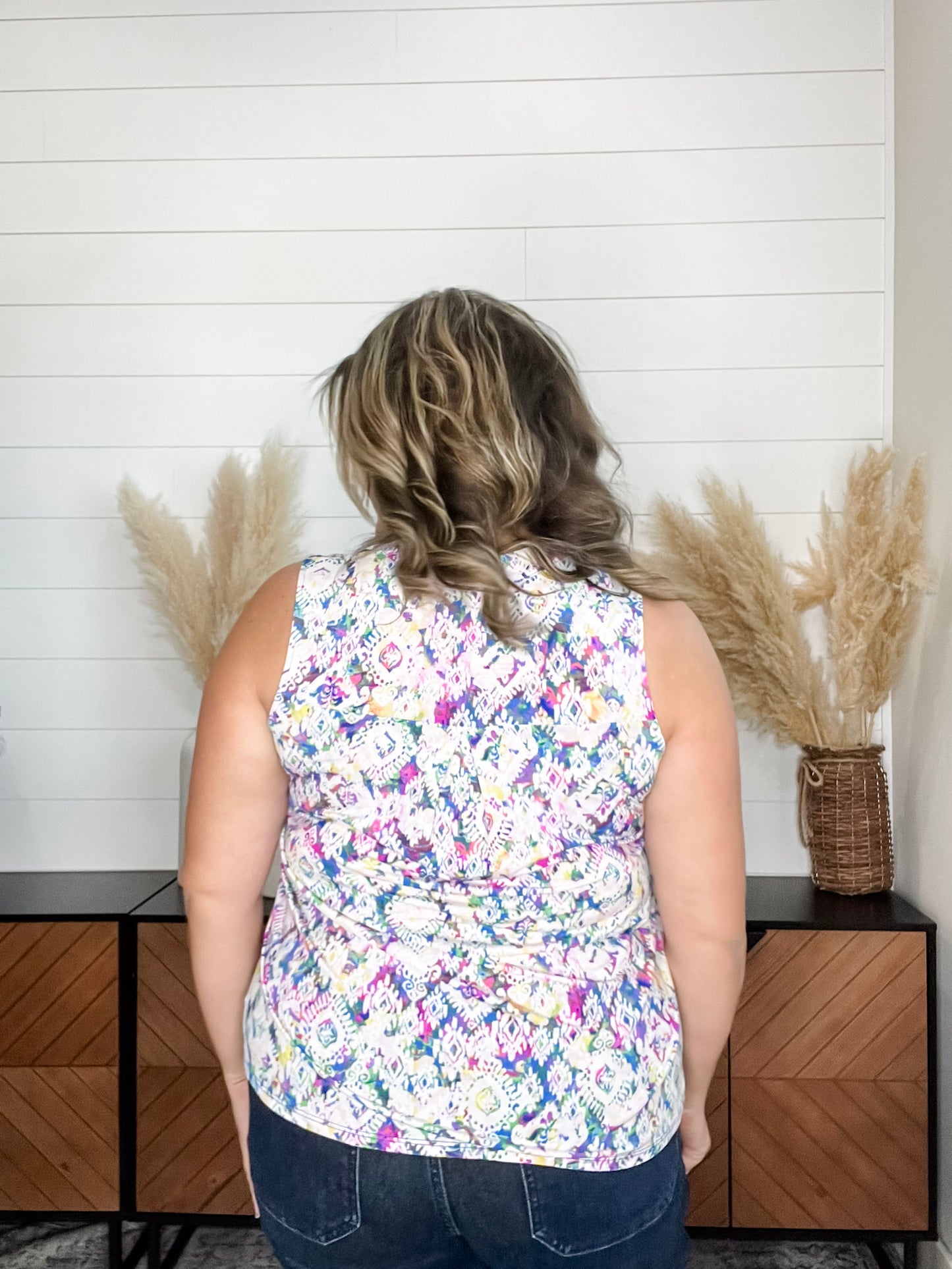 "Knox" Sleeveless Lizzy