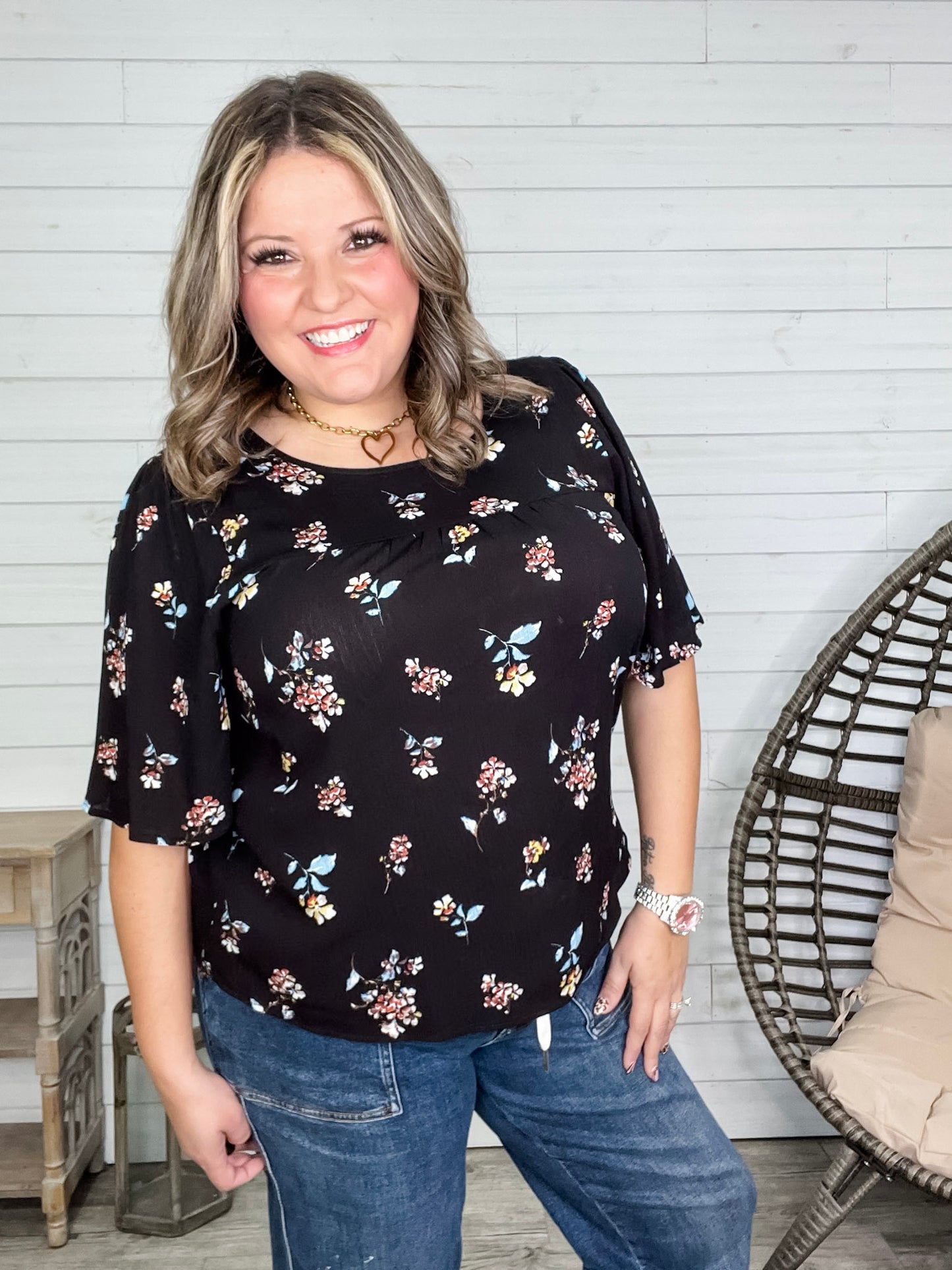 "Reward" Ruffle Short Sleeve (Black)