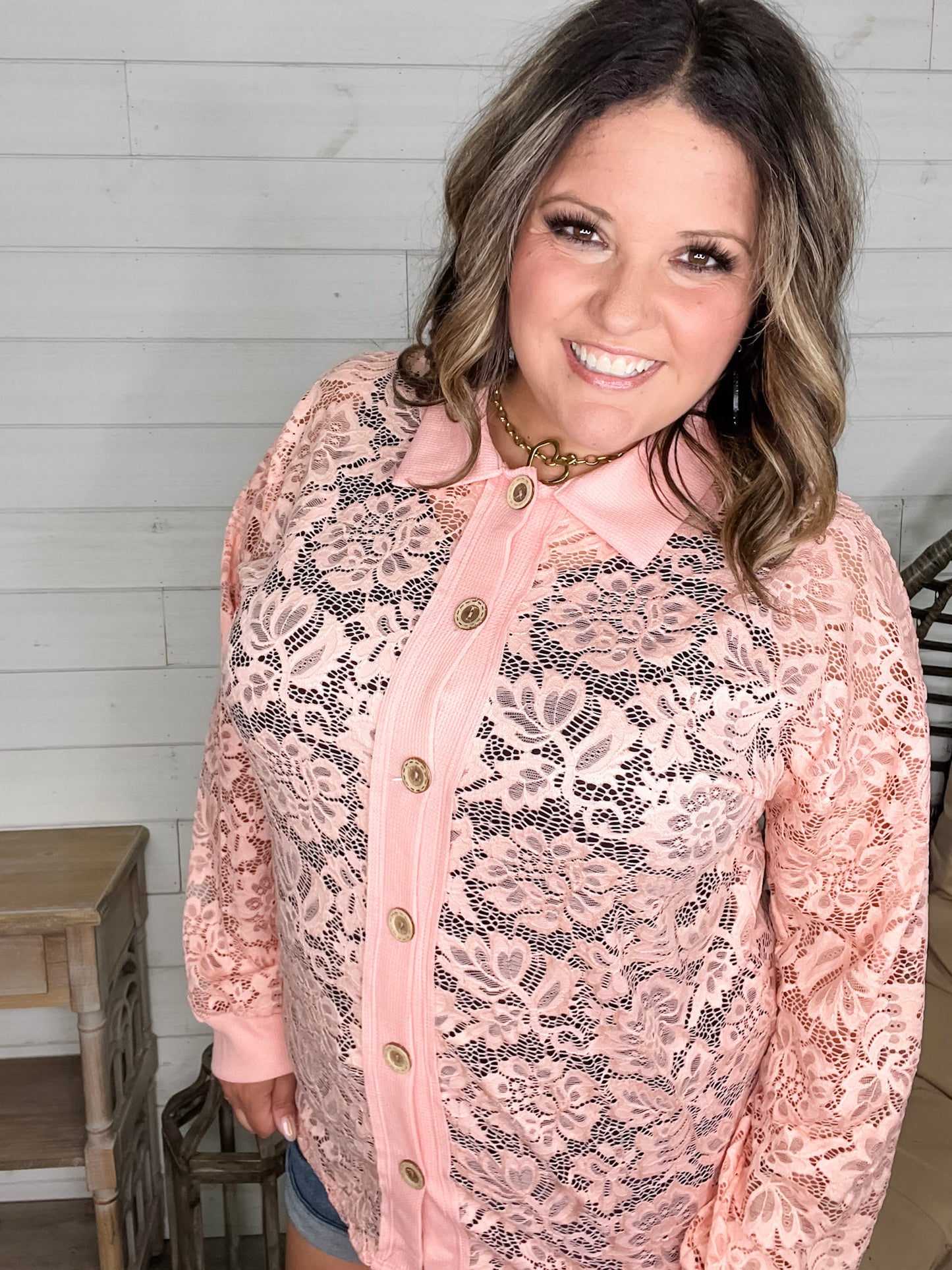 "Crosby" Lace Collared Button Up (Peach)