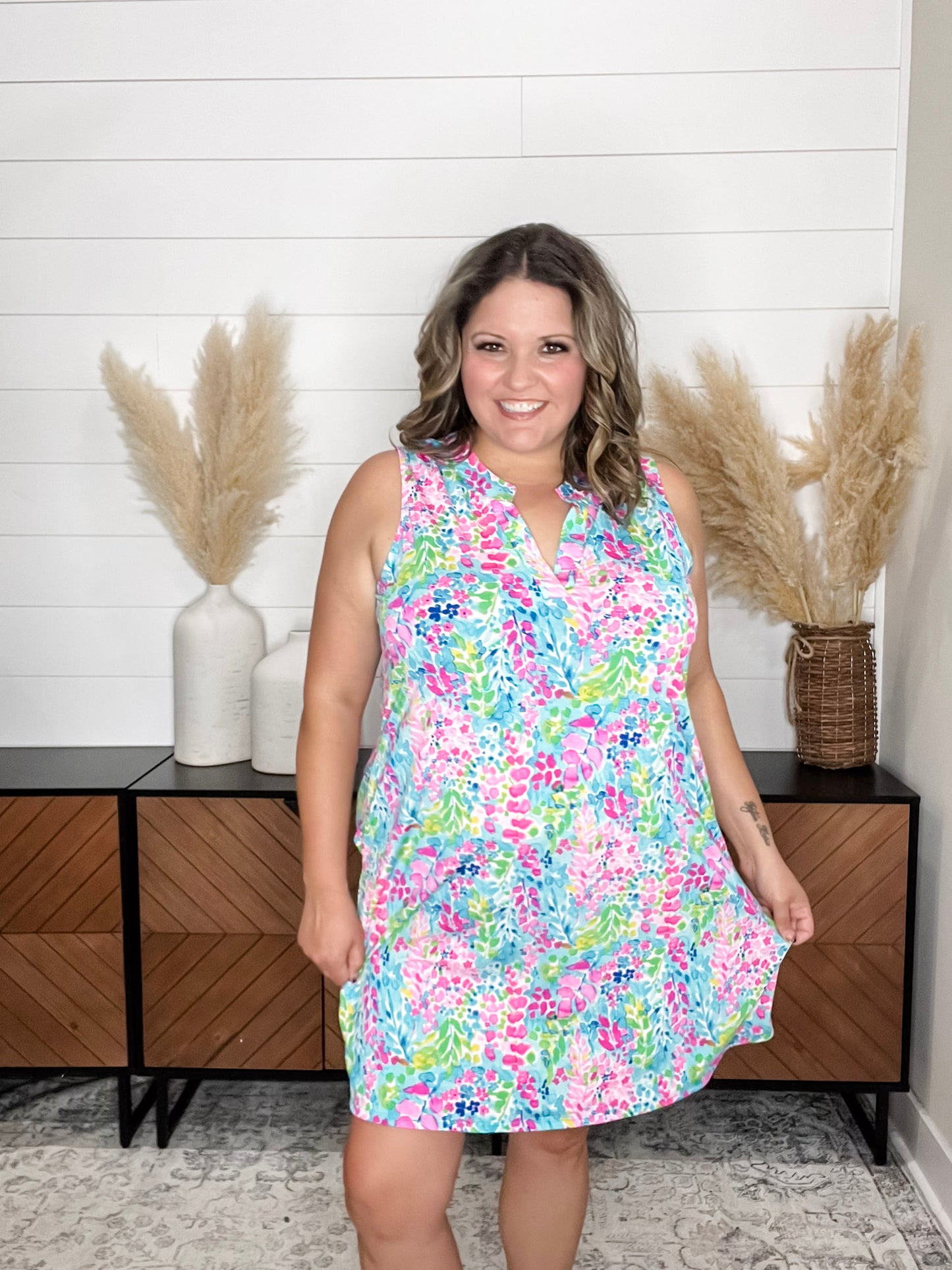 "Sheffield" Sleeveless Split Neck Dress with Pockets