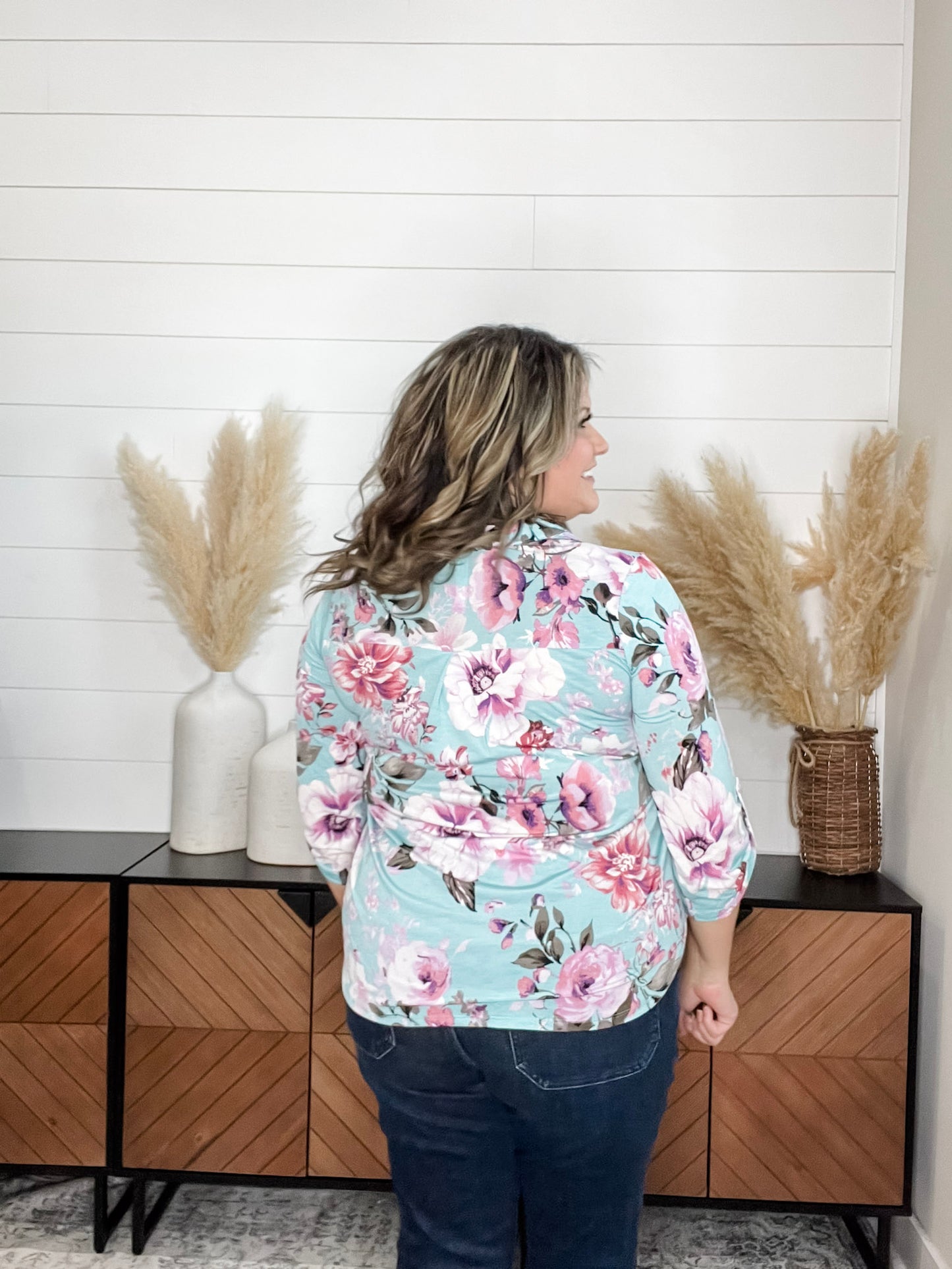 "Intrigue" Floral Lizzy 3/4 Sleeve Split Neck Tops
