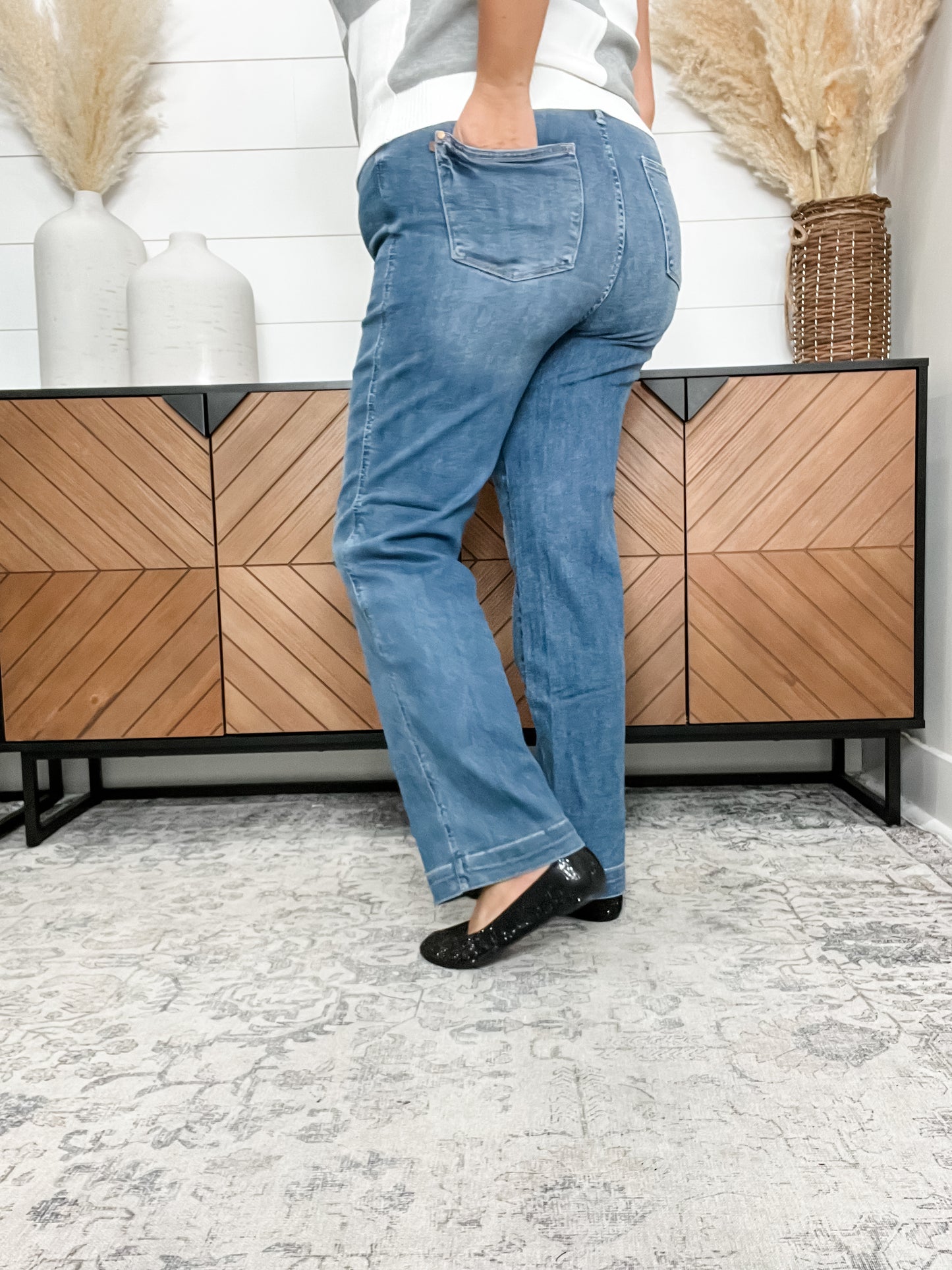 Judy Blue Walk This Way Straight Leg Jeans