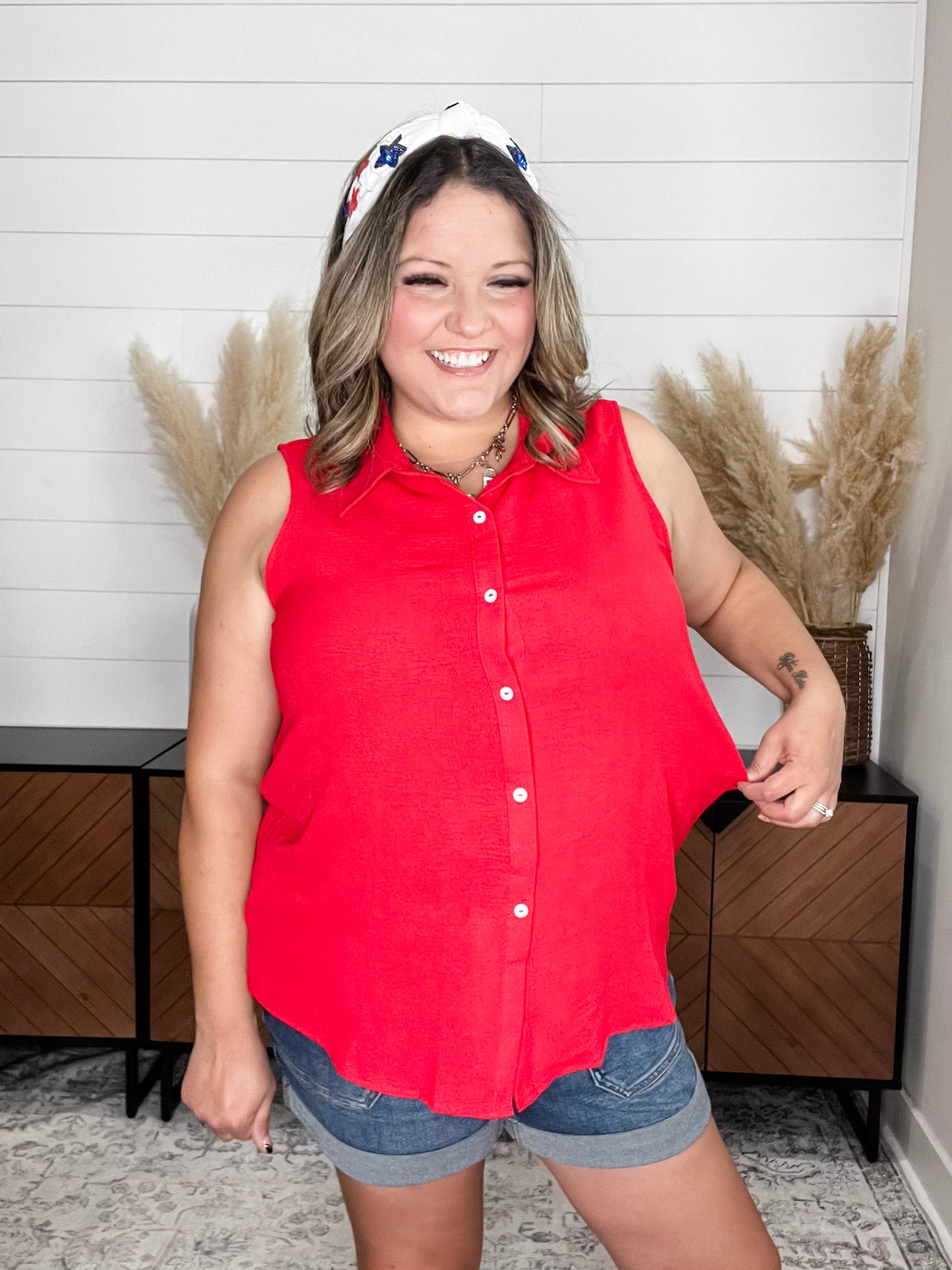 "Gibbs" Button Up Collared Tank (Red)