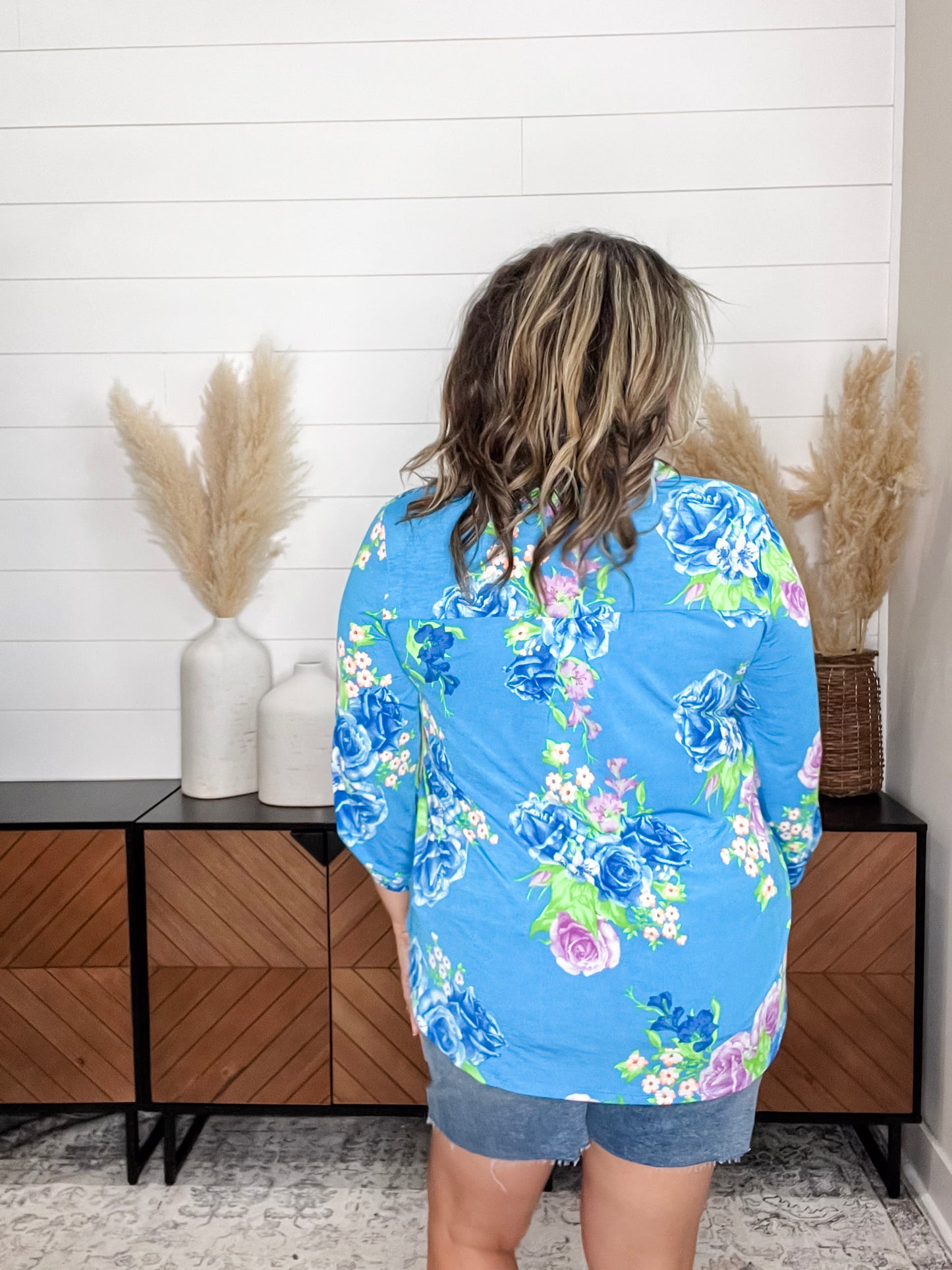 "Deep Dive" Floral Lizzy 3/4 Sleeve Split Neck Tops