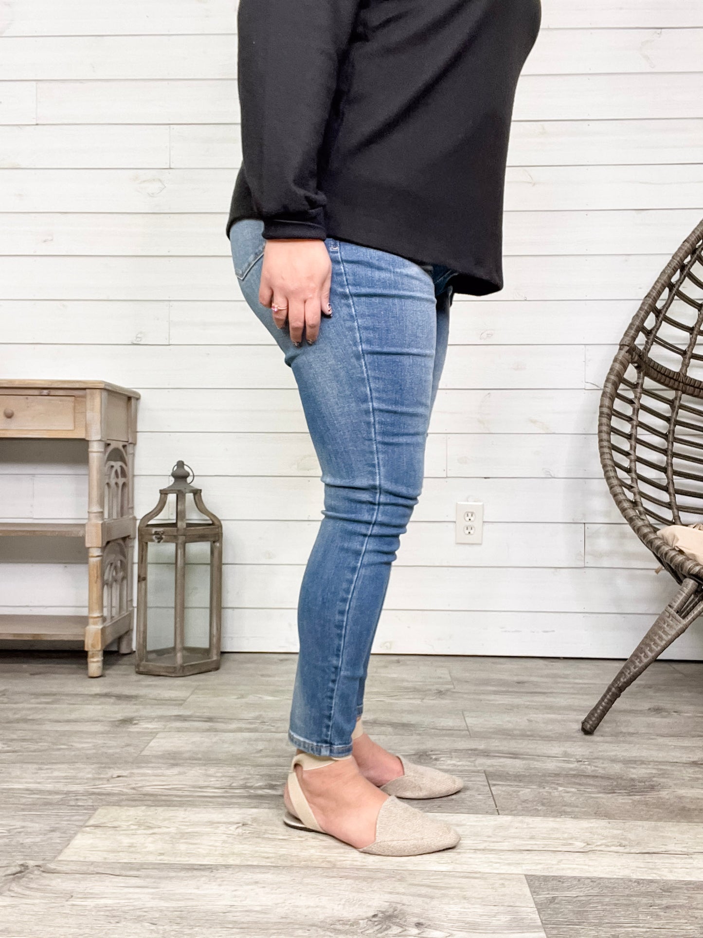 Judy Blue "Girls Night Out" Tummy Control Skinny Jeans