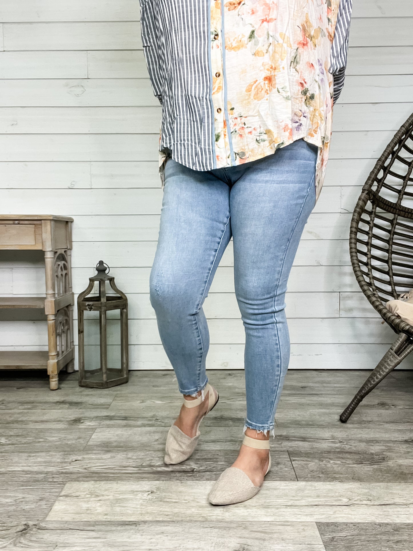 Judy Blue "Mama Said So" Buttonfly Skinny Jean