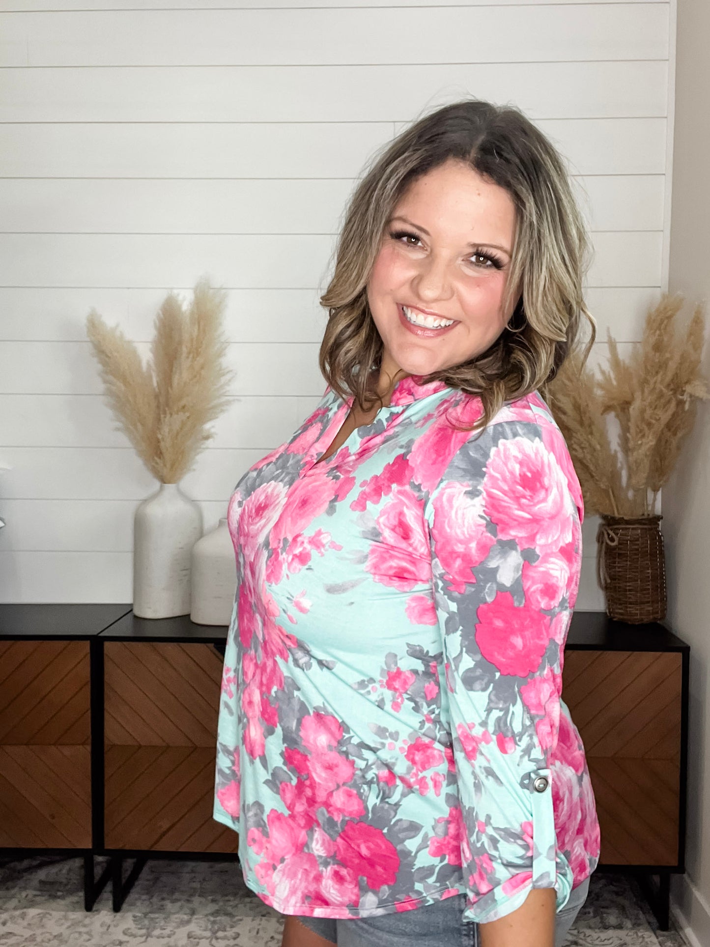 "Oh We See You" Floral Lizzy 3/4 Sleeve Split Neck Tops