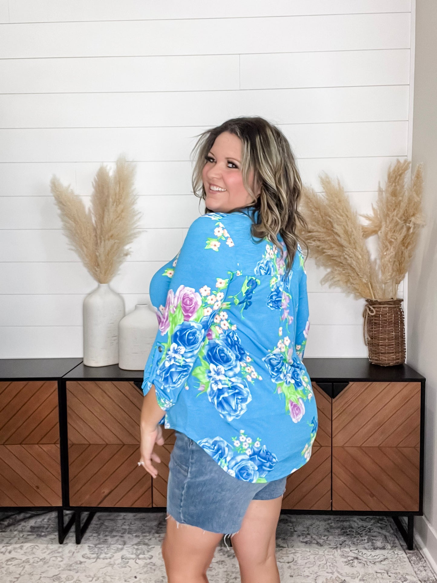 "Deep Dive" Floral Lizzy 3/4 Sleeve Split Neck Tops