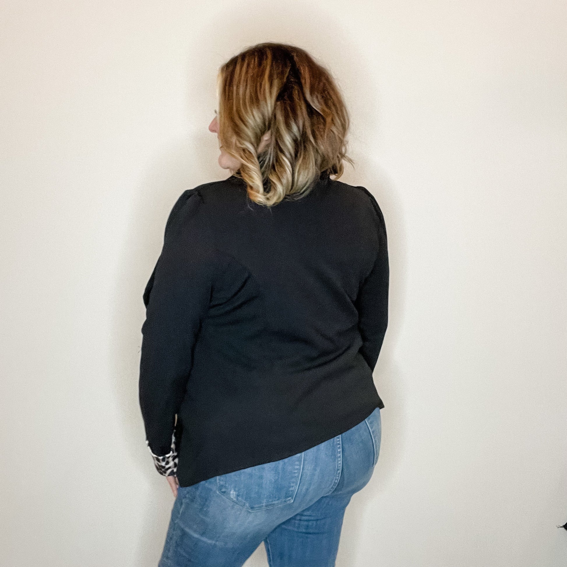 "9 to 5" Animal Cuff Blazer (Black)