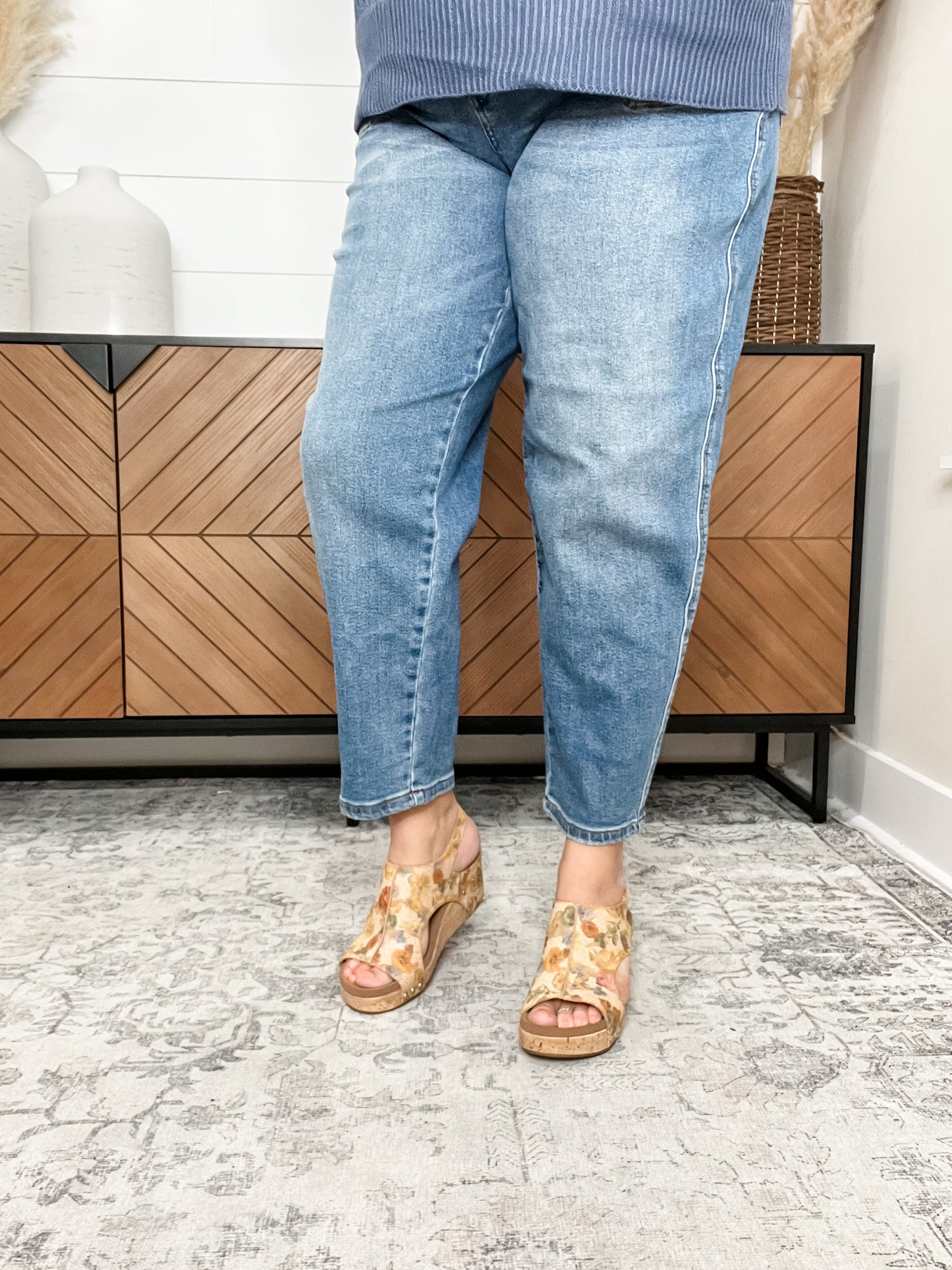 Judy Blue "Rhett" Barrel Jeans