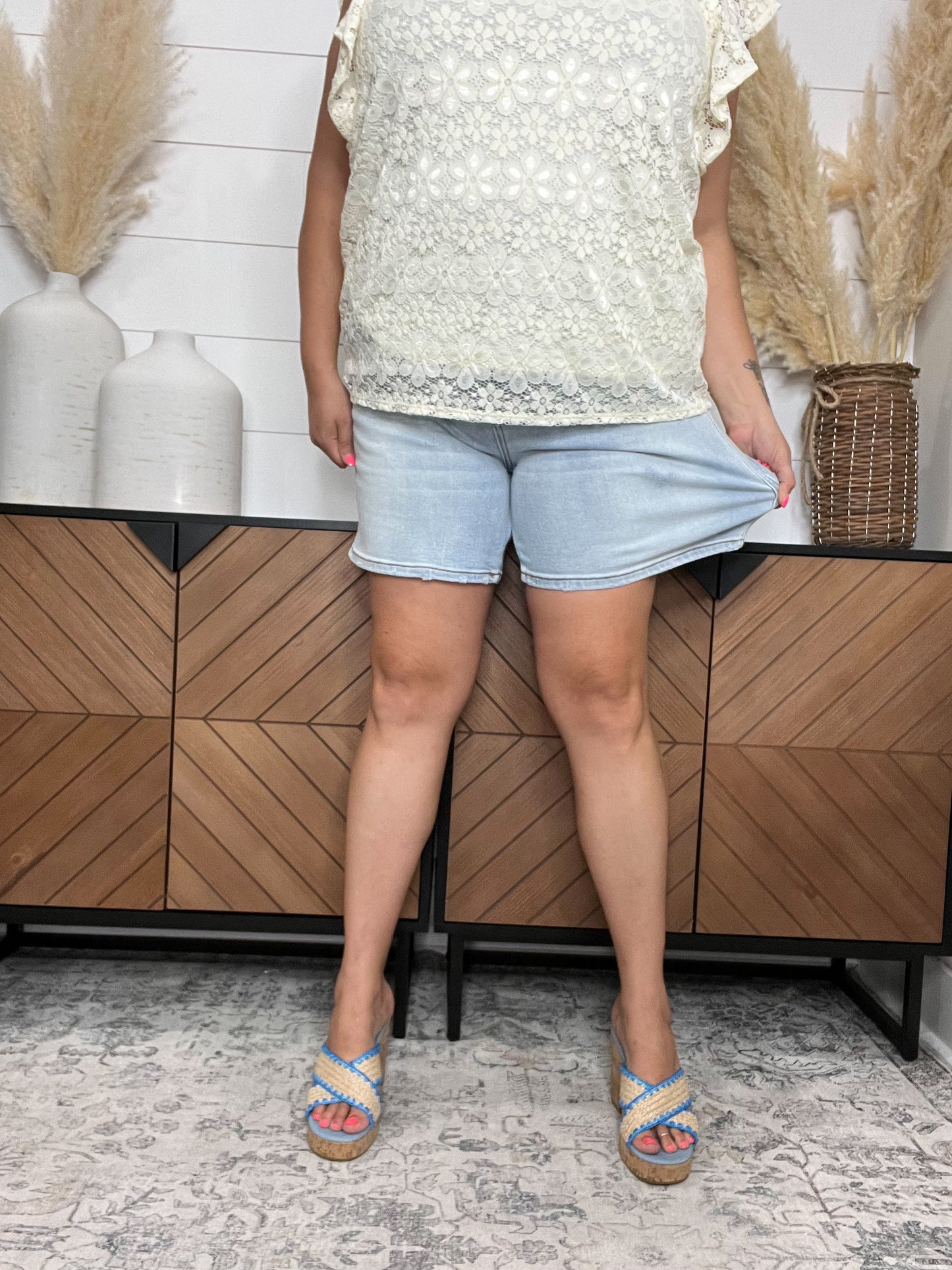 Judy Blue 2 Button Mid Thigh Dad Jean