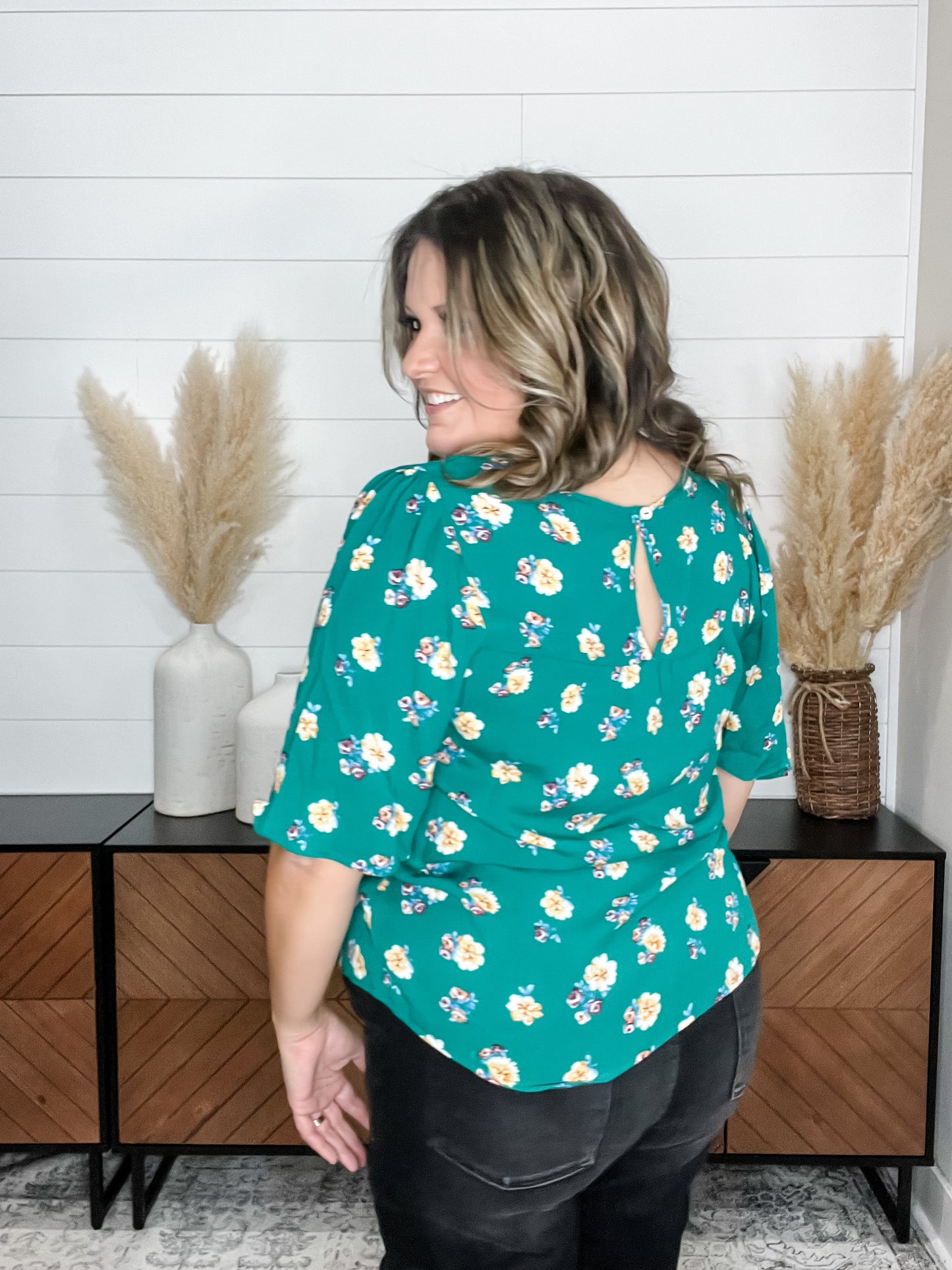 "Reward" Ruffle Short Sleeve (Green)