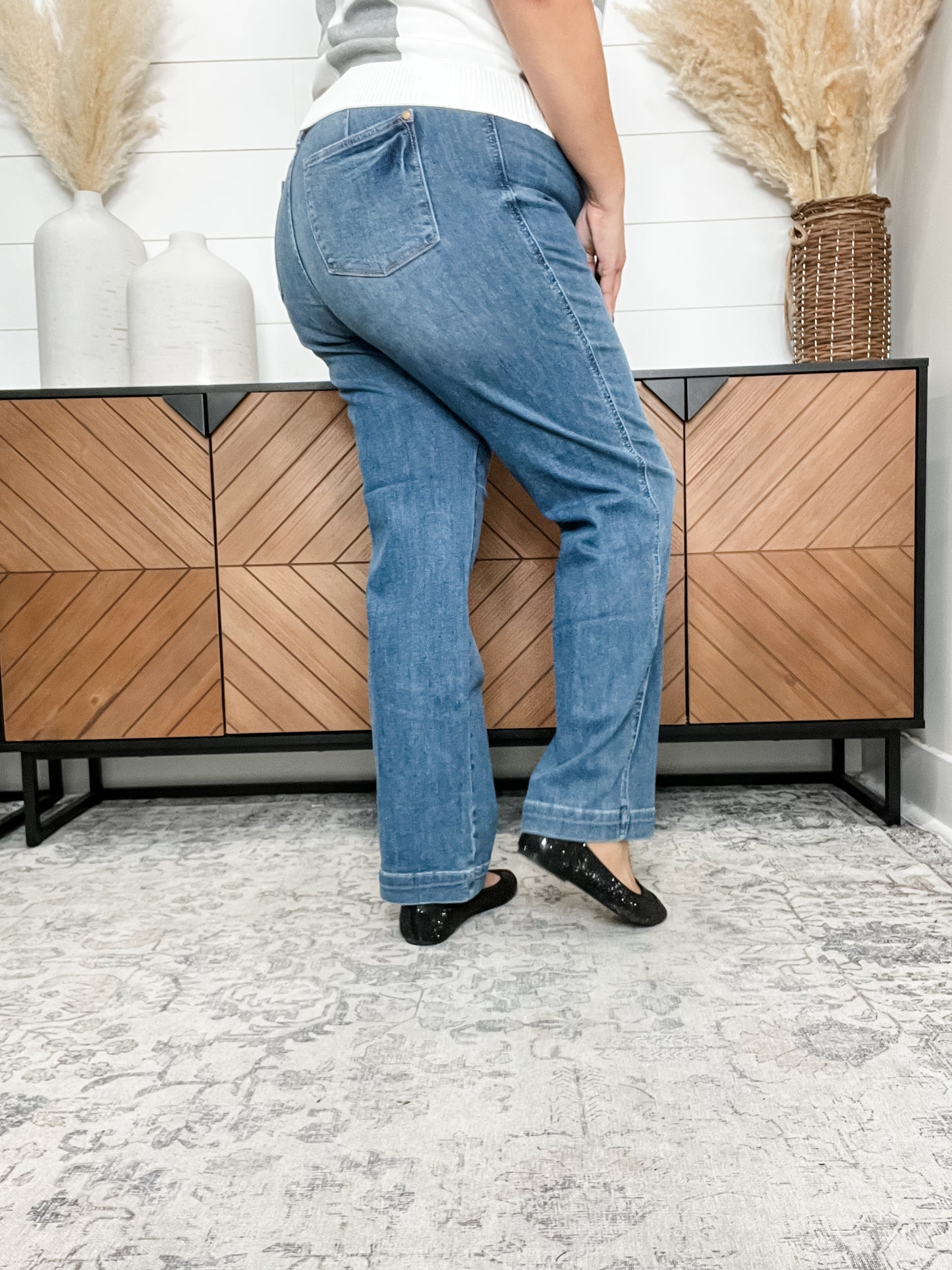 Judy Blue Walk This Way Straight Leg Jeans