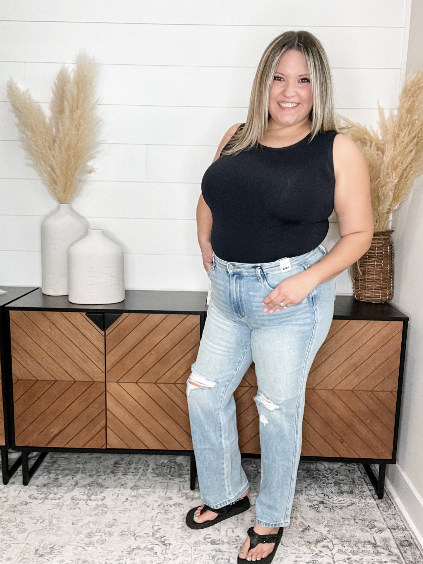 Judy Blue "Mountain Side" Rigid Magic Distressed Straight Leg Jeans