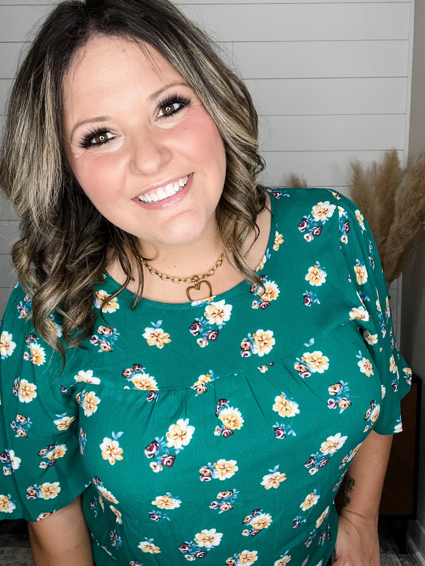"Reward" Ruffle Short Sleeve (Green)