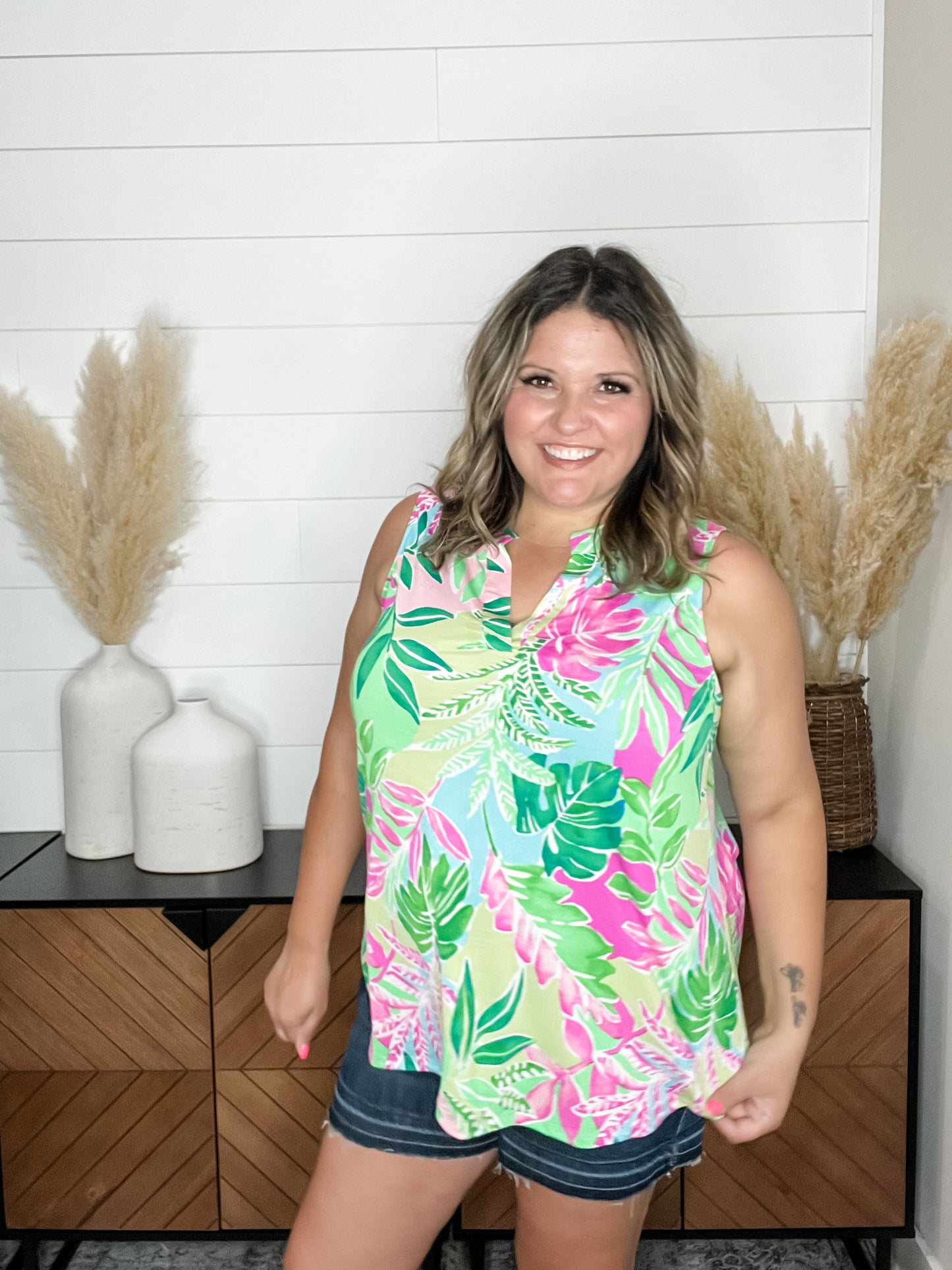 "Bloomdale" Sleeveless Split Neck