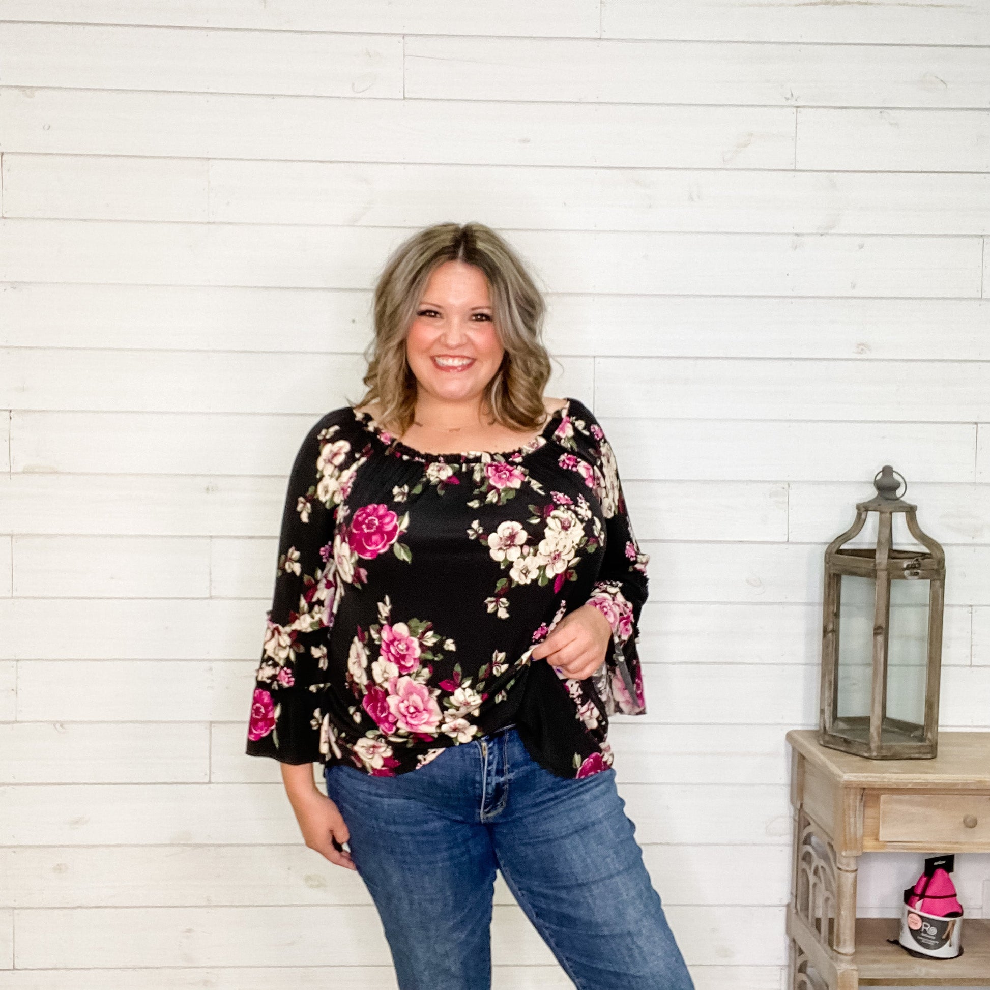 "Alejandra" Floral 3/4 Ruffle Sleeve