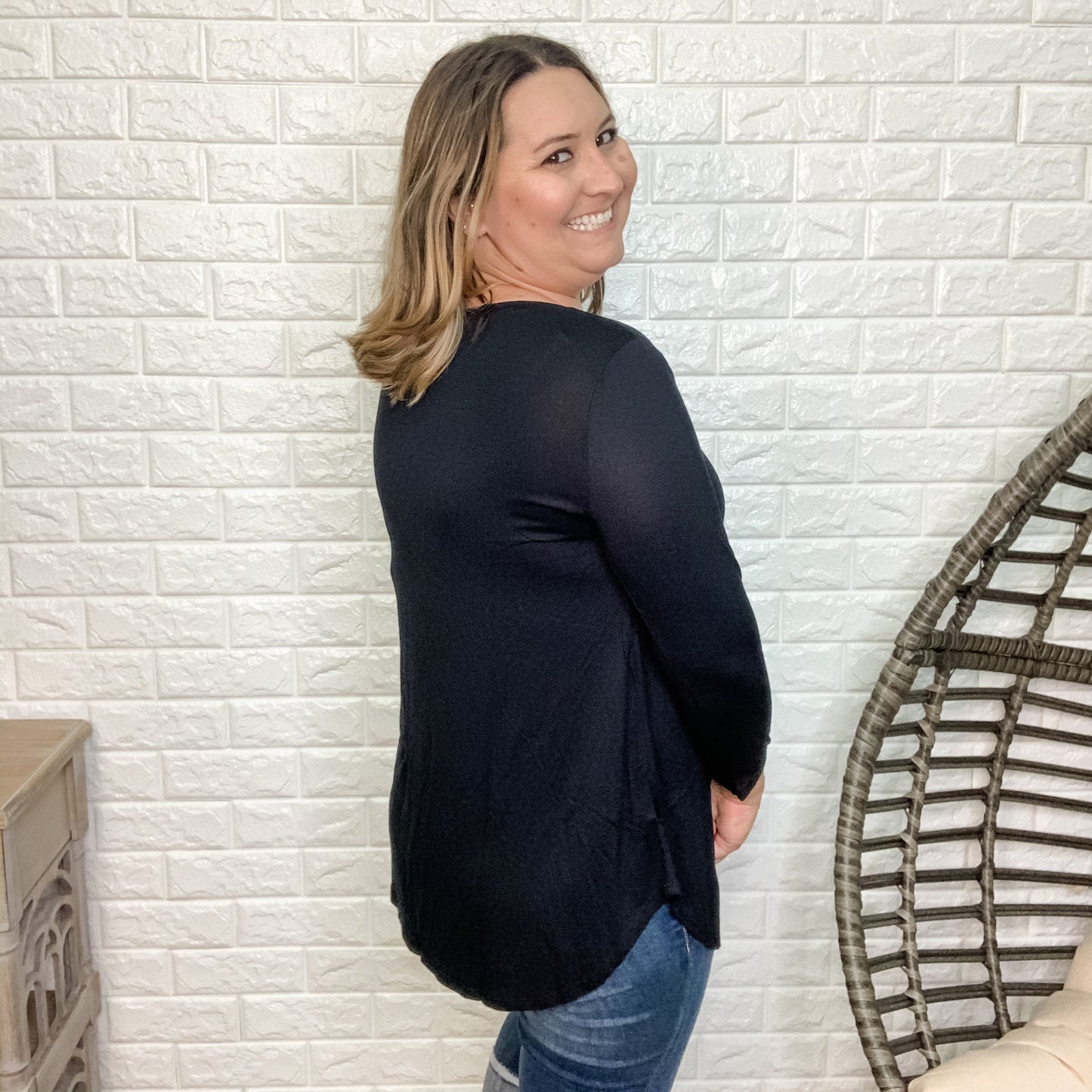 "Annalissa" 3/4 Sleeve V-Neck (Black)