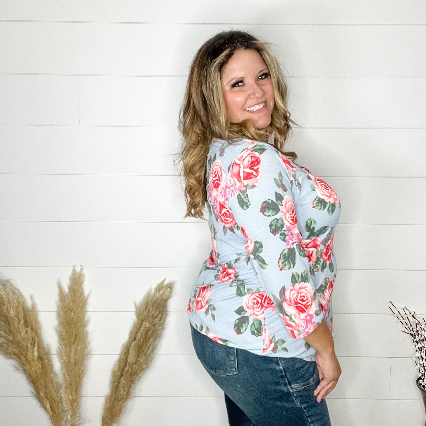 "Asher" 3/4 Sleeve with Keyhole Slit Detail