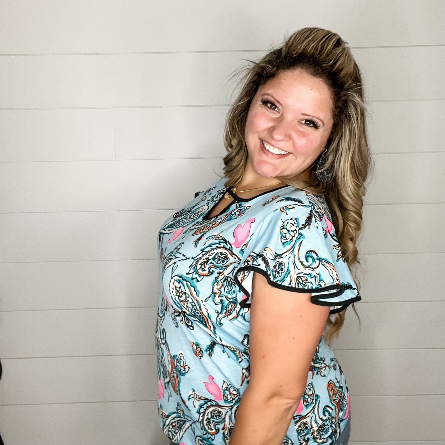 "Bishop" Paisley Keyhole Design Ruffle Cap Sleeve