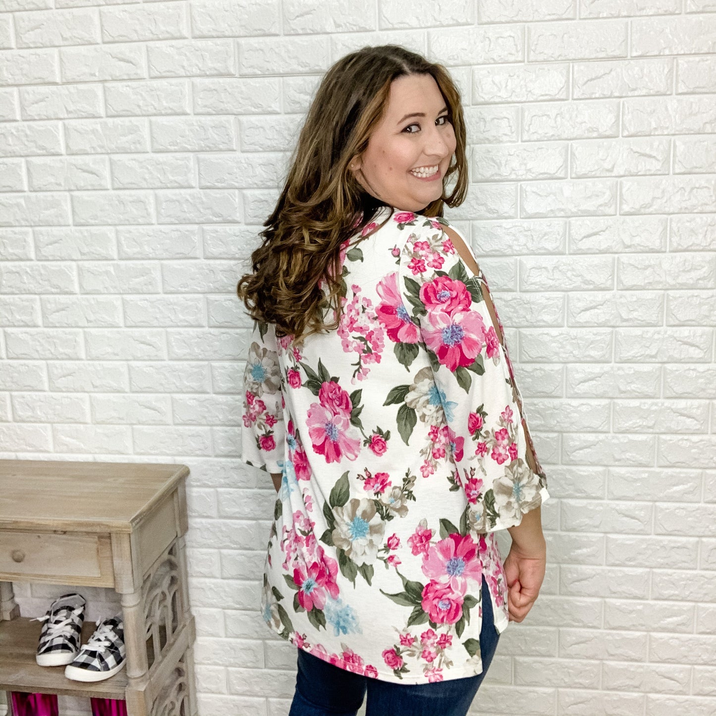 Bridgette Floral 3/4 Criss Open Sleeve Design