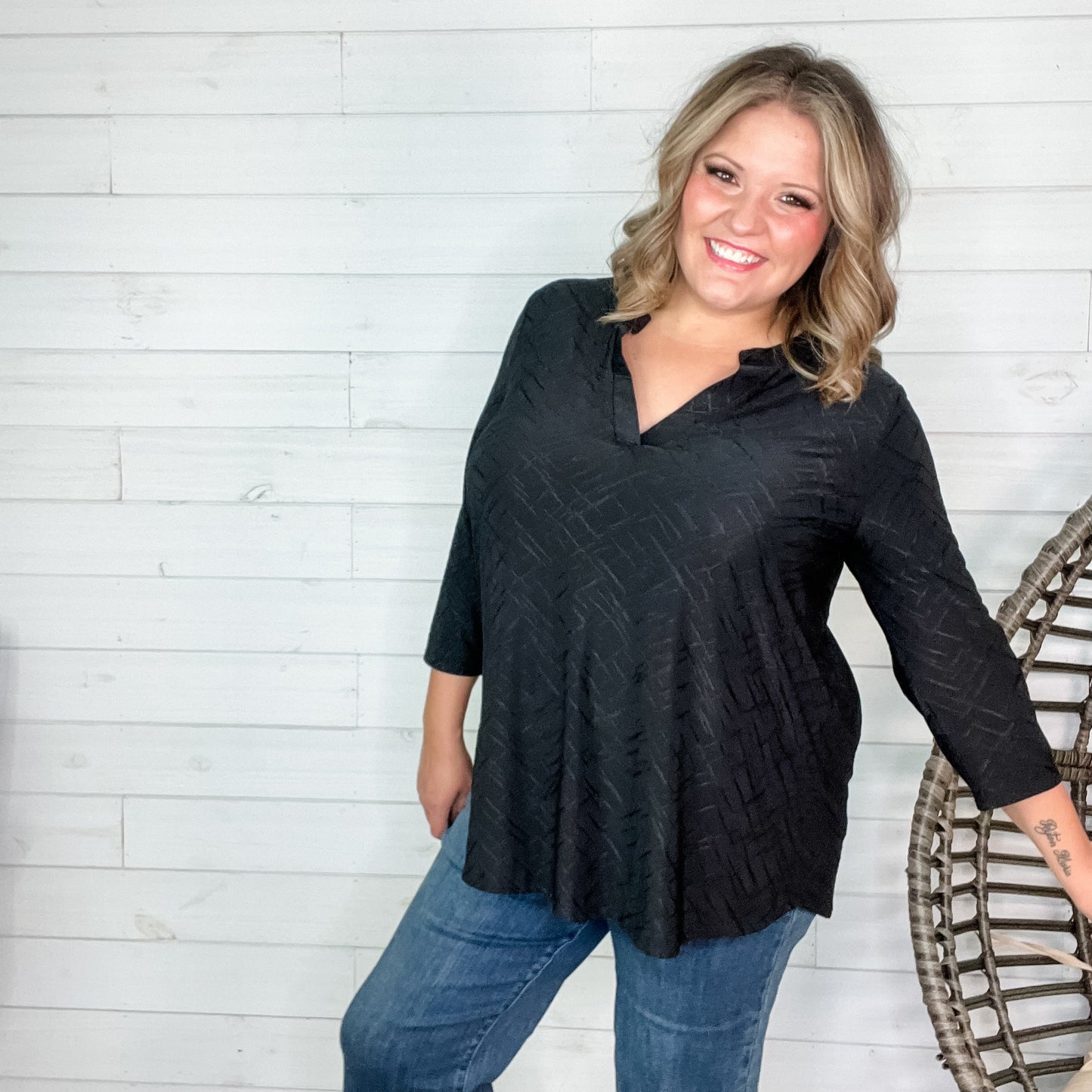 "Brinkley" 3/4 Sleeve Split Neck (Black)
