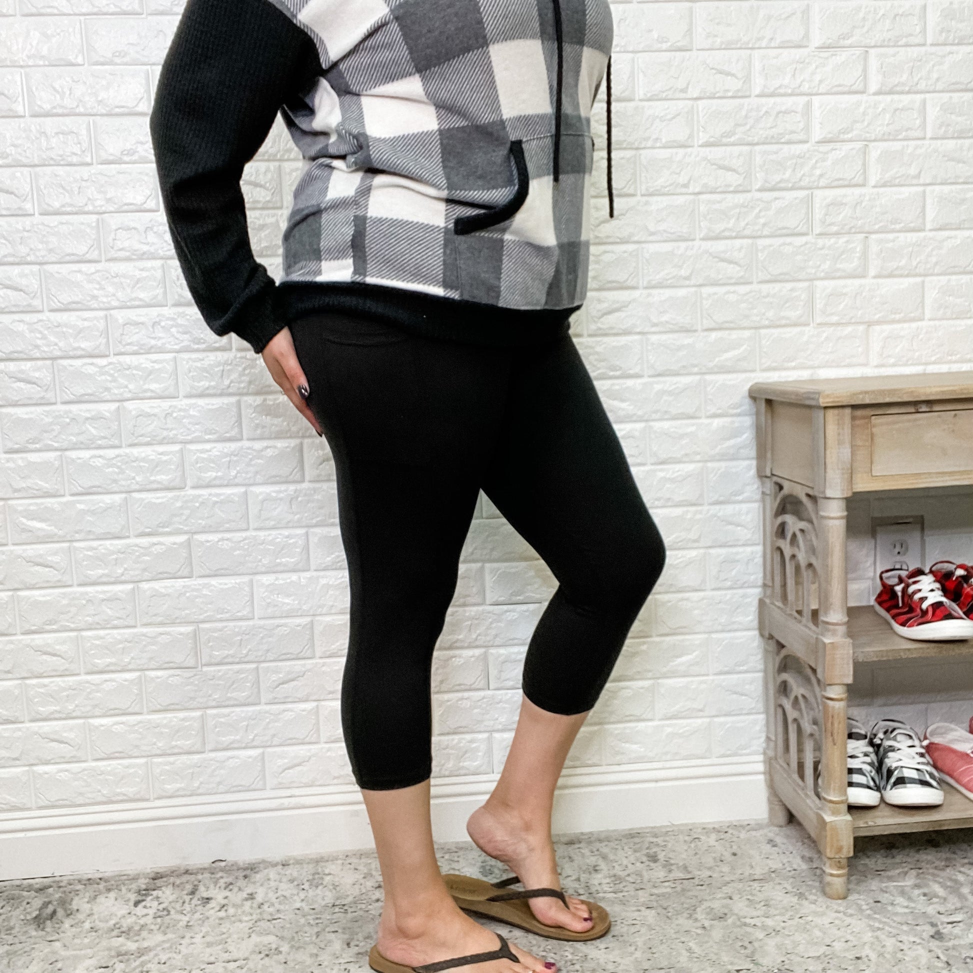 Classic Black Legging Style Capris With Pockets