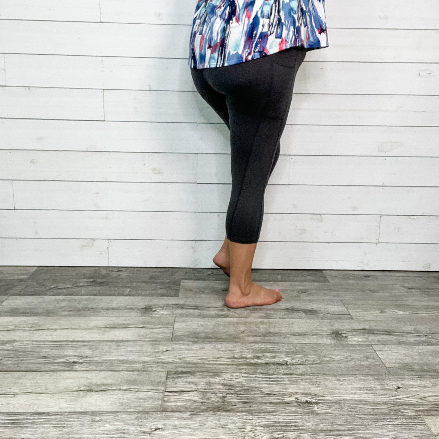 Classic Legging Style Capris With Pocket (Grey)