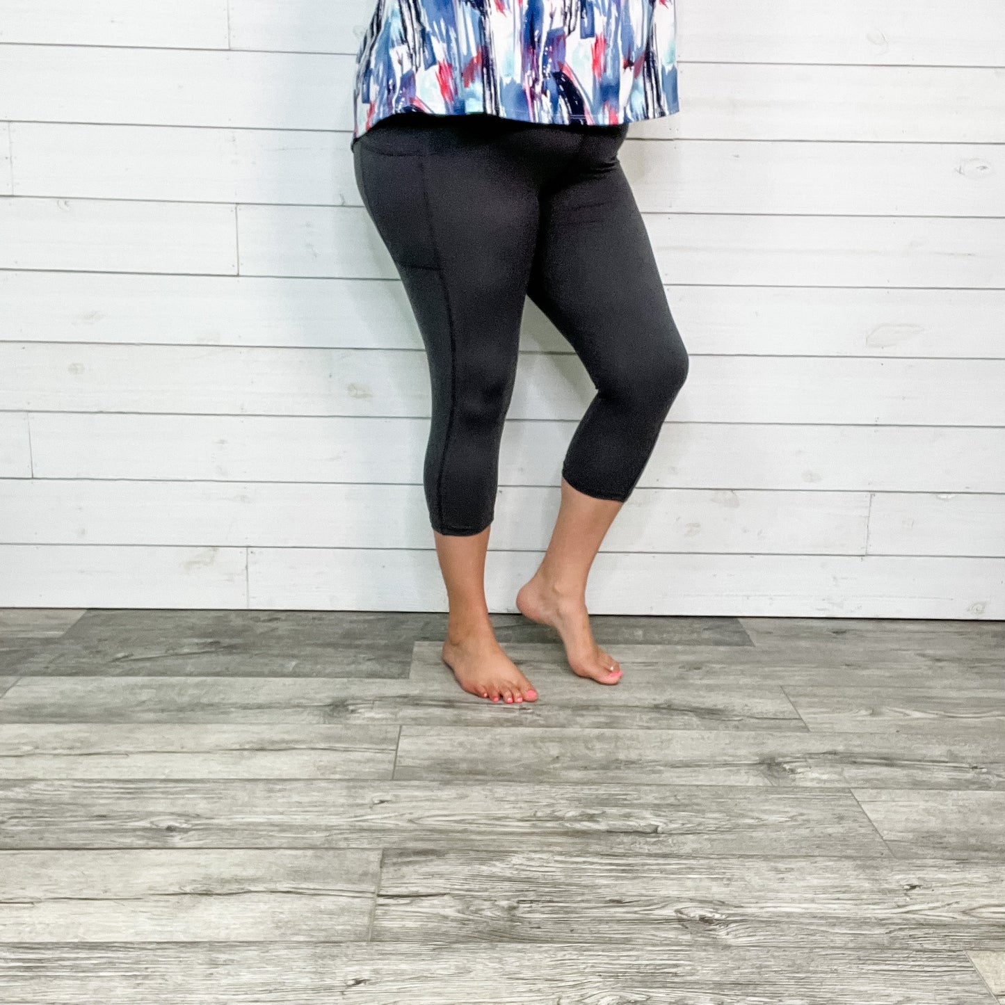 Classic Legging Style Capris With Pocket (Grey)