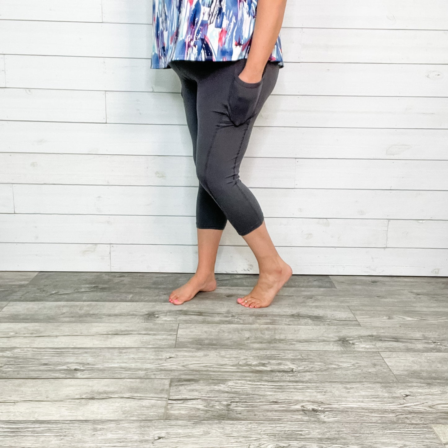 Classic Legging Style Capris With Pocket (Grey)