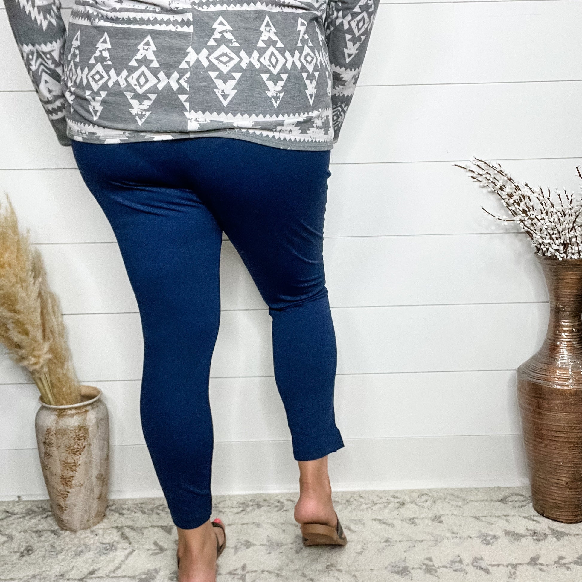 "Disappearing Act" Pull On Skinny Capri Trousers (Navy)